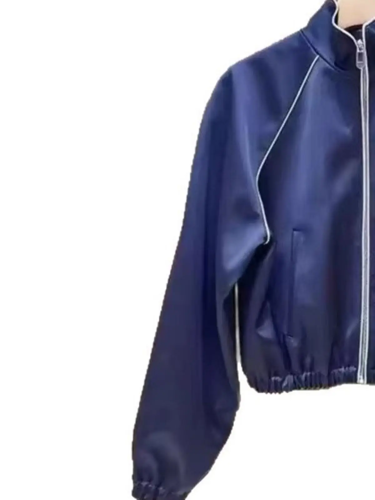 Spring/Summer Women Stand Collar Long Sleeve Satin Zipper Solid Short Coat Contrast Elastic Hem Pocket Loose Fashion Jacket
Spring/Summer Women Stand Collar Long Sleeve Satin Zipper Solid Short Coat Contrast Elastic Hem Pocket Loose Fashion Jacket