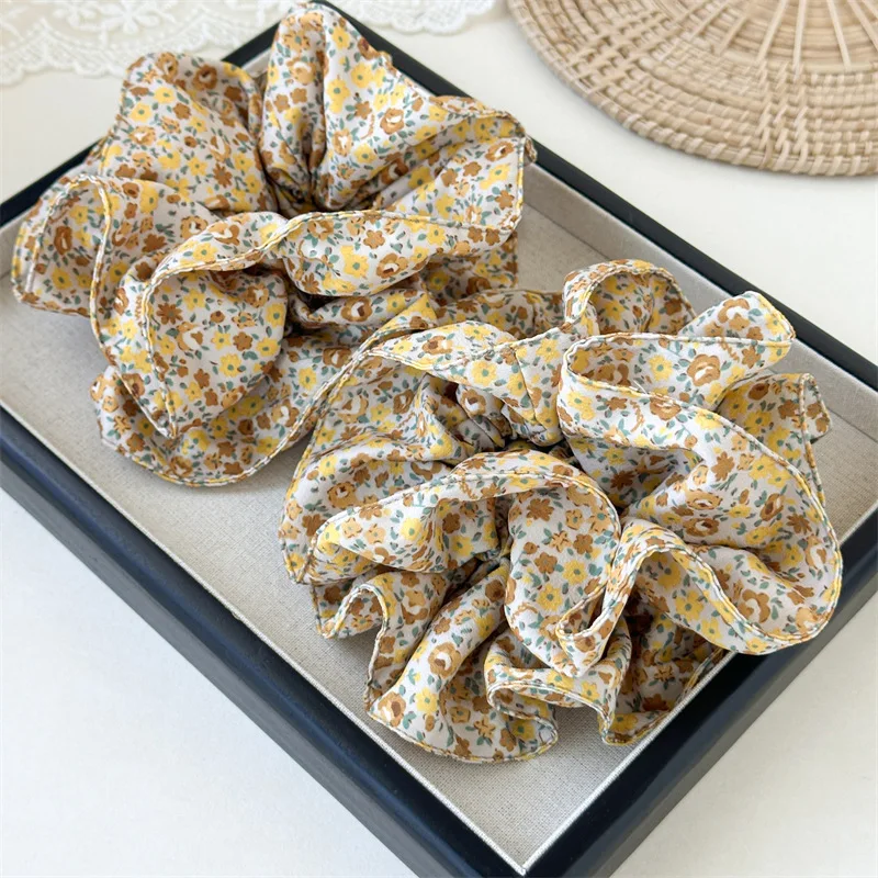 Retro Foral Print Series Small Waist Hair Band Elastic Hair Rope Forest-style Girl Fashion Fabric Pleated Bun Hair Accessories
Retro Foral Print Series Small Waist Hair Band Elastic Hair Rope Forest-style Girl Fashion Fabric Pleated Bun Hair Accessories