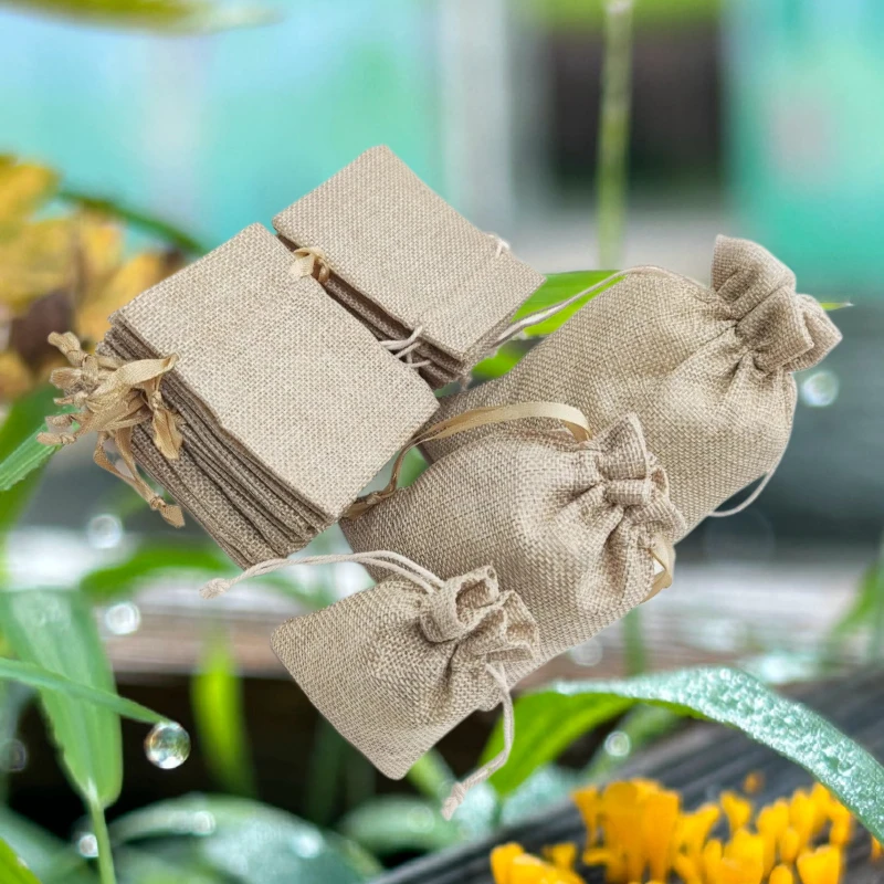 20pcs Jute Bag Designer Luxury Handmade Burlap Sack Gift Sachet Pouch Packaging Drawstring Storage Hessian Linen for Woman Event
20pcs Jute Bag Designer Luxury Handmade Burlap Sack Gift Sachet Pouch Packaging Drawstring Storage Hessian Linen for Woman Event