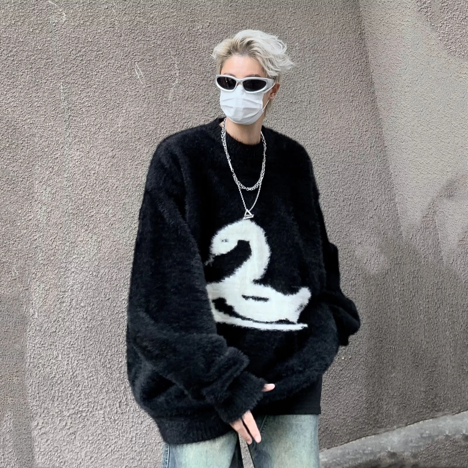 Ретро-свитер из искусственного меха в гонконгском стиле для мужчин, осенне-зимняя новинка, модный свитер больших размеров для подростков с принтом под змеиную кожу
Ретро-свитер из искусственного меха в гонконгском стиле для мужчин, осенне-зимняя новинка, модный свитер больших размеров для подростков с принтом под змеиную кожу