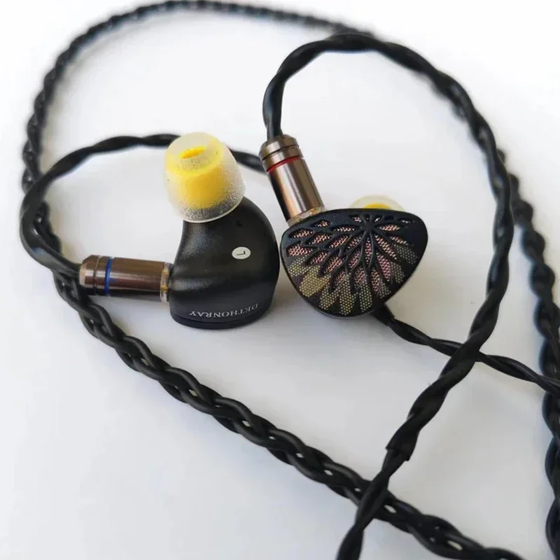 TANGZU YuXuanJi HiFi Wired Earphones 10mm TPLX Topology Driver Zinc Alloy Build Type-C Studio-Grade IEMs for Audiophiles
TANGZU YuXuanJi HiFi Wired Earphones 10mm TPLX Topology Driver Zinc Alloy Build Type-C Studio-Grade IEMs for Audiophiles