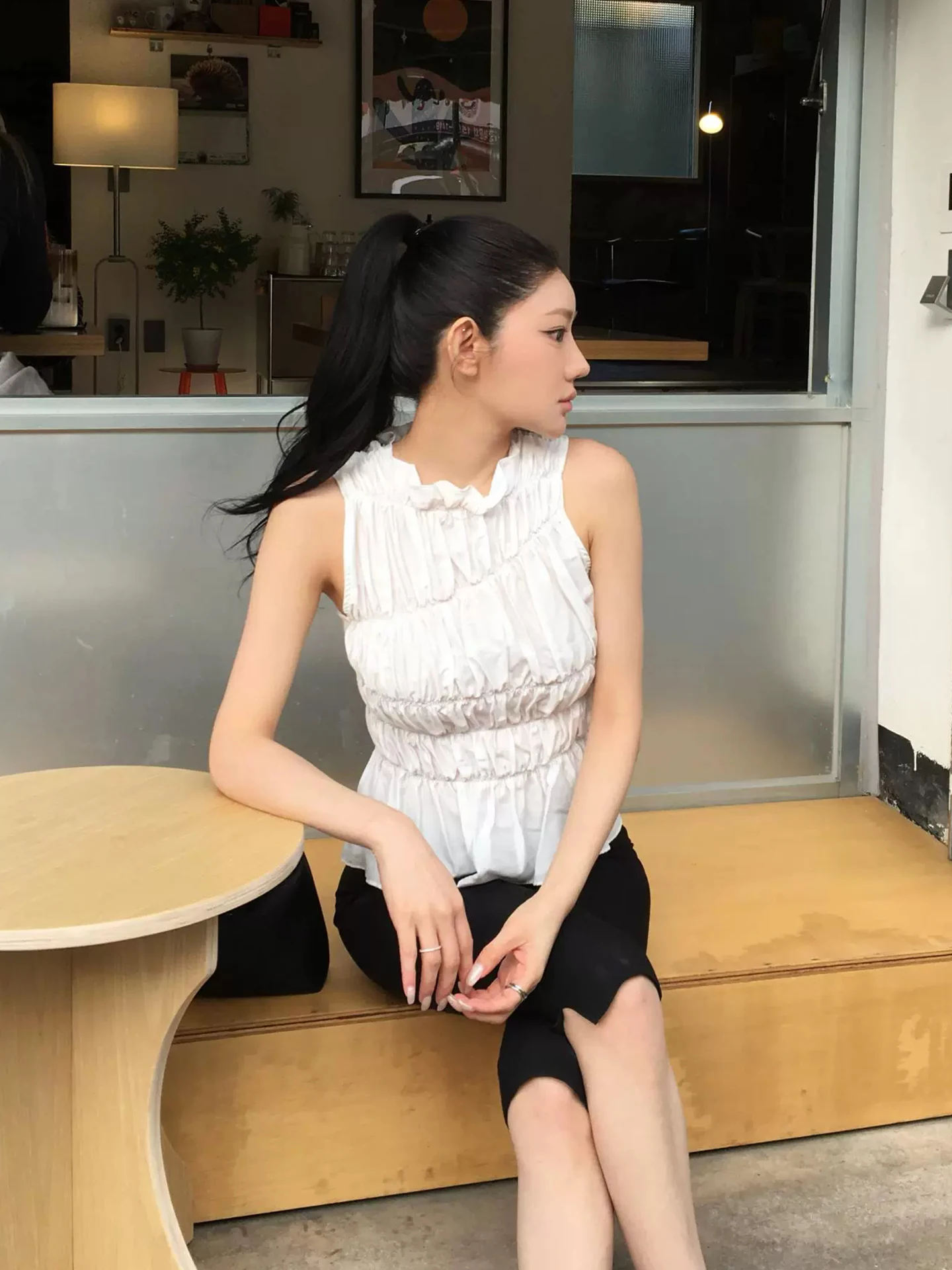Elegant Petal Collar Elastic Sleeveless Shirt Women's Summer New Style Slimming Vest Top Korean Style Polyester Fiber Blouse
Elegant Petal Collar Elastic Sleeveless Shirt Women's Summer New Style Slimming Vest Top Korean Style Polyester Fiber Blouse