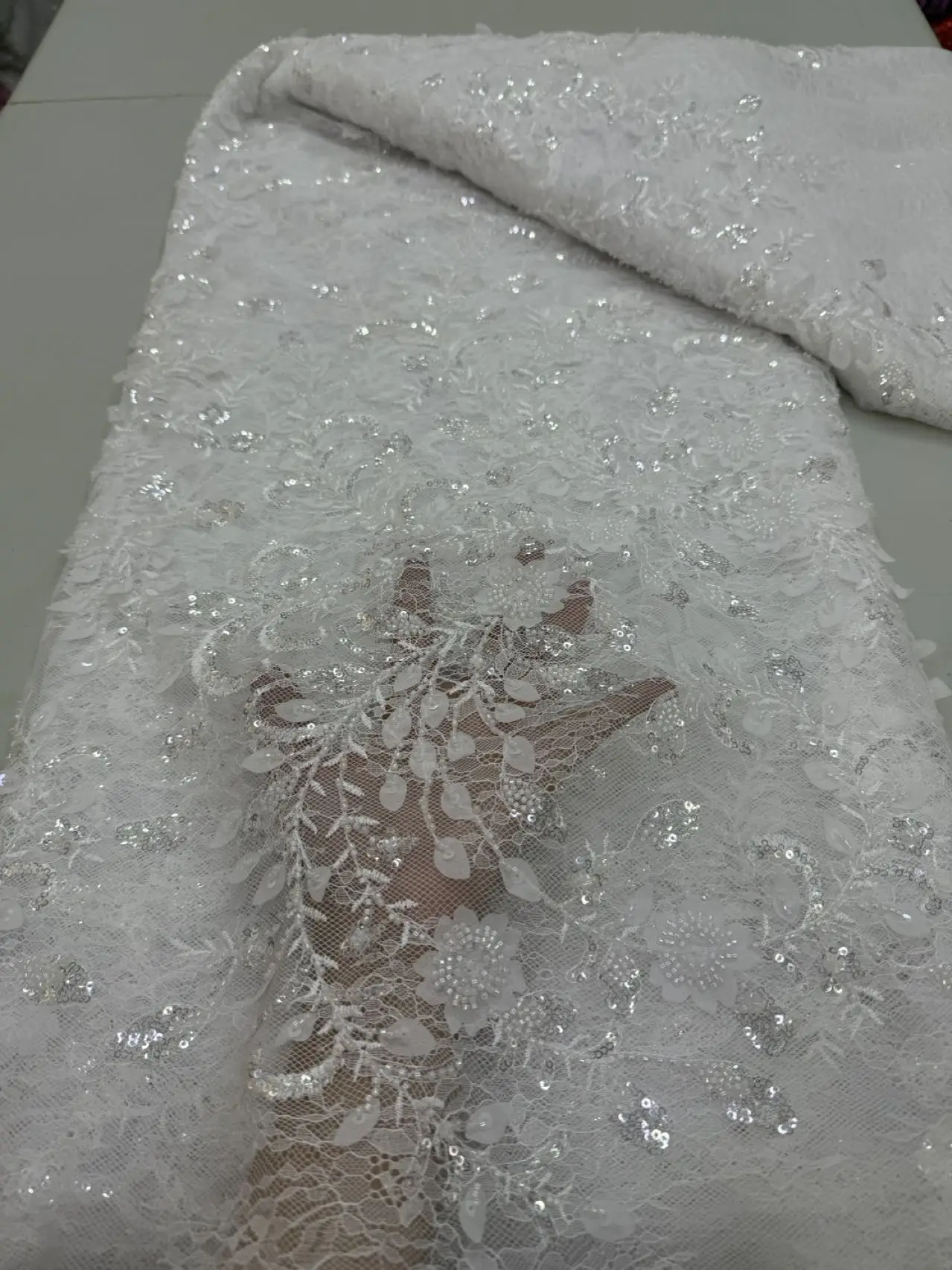 Африканская кружевная ткань, роскошный французский гипюр, бисер, тюль, блестки, вышивка для свадебного платья от кутюр и праздничного платья, 5 ярдов
Африканская кружевная ткань, роскошный французский гипюр, бисер, тюль, блестки, вышивка для свадебного платья от кутюр и праздничного платья, 5 ярдов