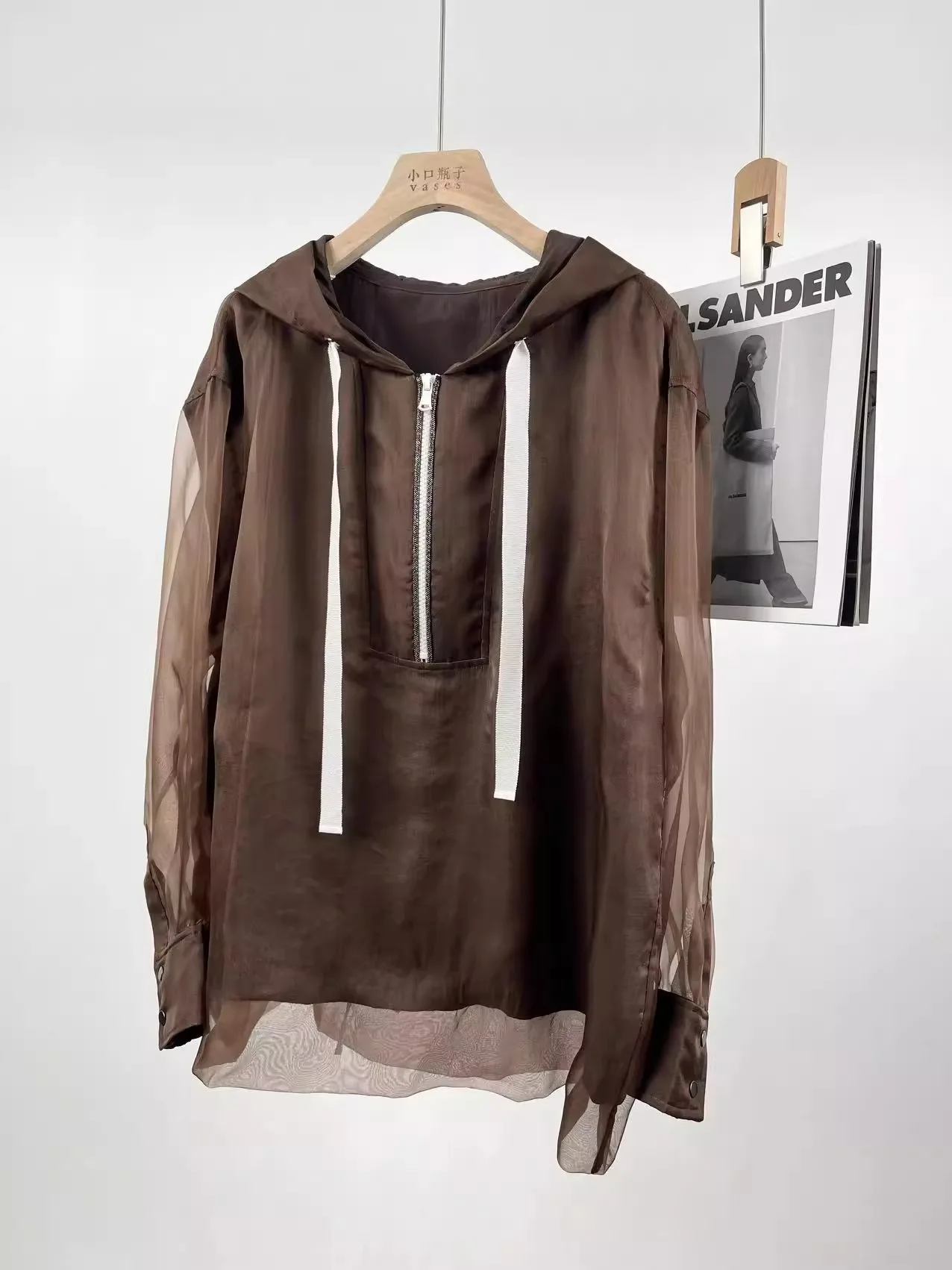 Light luxury Silk Organza Leisure Hooded sweatshirt female Retro Long sleeves Coffee color Coat
Light luxury Silk Organza Leisure Hooded sweatshirt female Retro Long sleeves Coffee color Coat