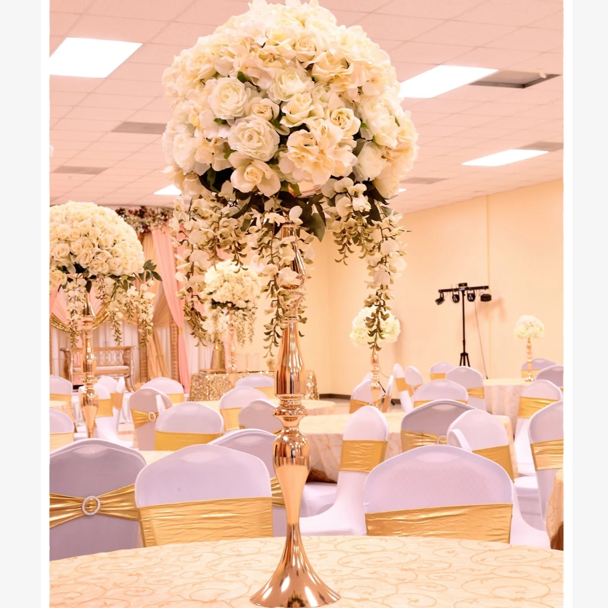 10pcs)40cm/90cm)gold Candle Holder Stands/Gold Tall antique metal Candelabra Centerpieces Wedding gold candelabras 1760
10pcs)40cm/90cm)gold Candle Holder Stands/Gold Tall antique metal Candelabra Centerpieces Wedding gold candelabras 1760
