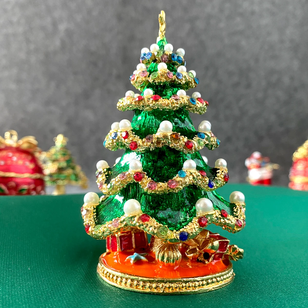 Metal Christmas Tree Figurine Trinket Box Jewelry Ring Holder Tree Box For Home Christmas Decor Table Ornament Kids Gift
Metal Christmas Tree Figurine Trinket Box Jewelry Ring Holder Tree Box For Home Christmas Decor Table Ornament Kids Gift
