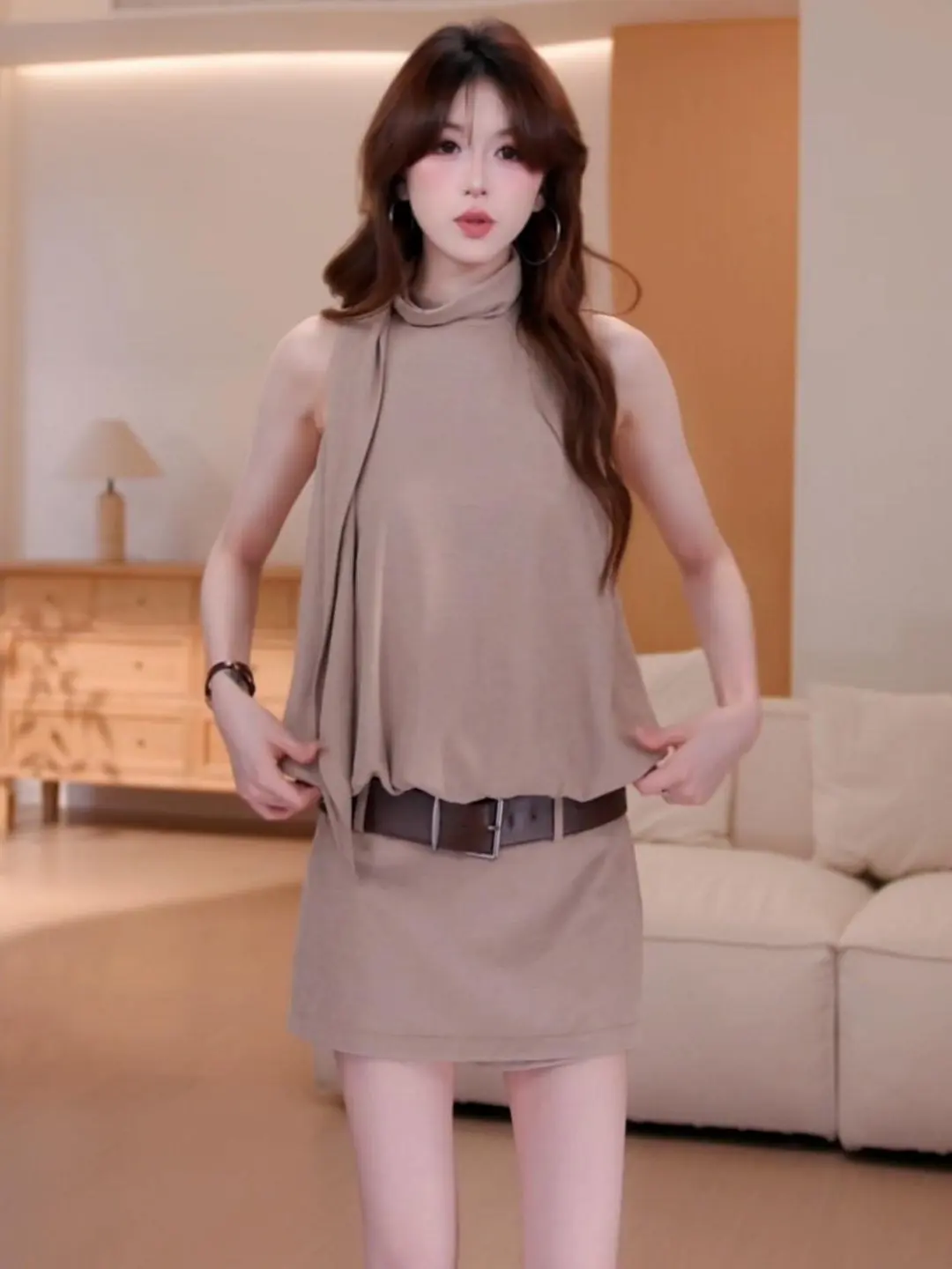 Elegant Sleeveless Neckline Halter Vest High Waist A-Line Skirt Pants Two-Piece Set Women Summer Fashionable Outfit Casual Style
Elegant Sleeveless Neckline Halter Vest High Waist A-Line Skirt Pants Two-Piece Set Women Summer Fashionable Outfit Casual Style