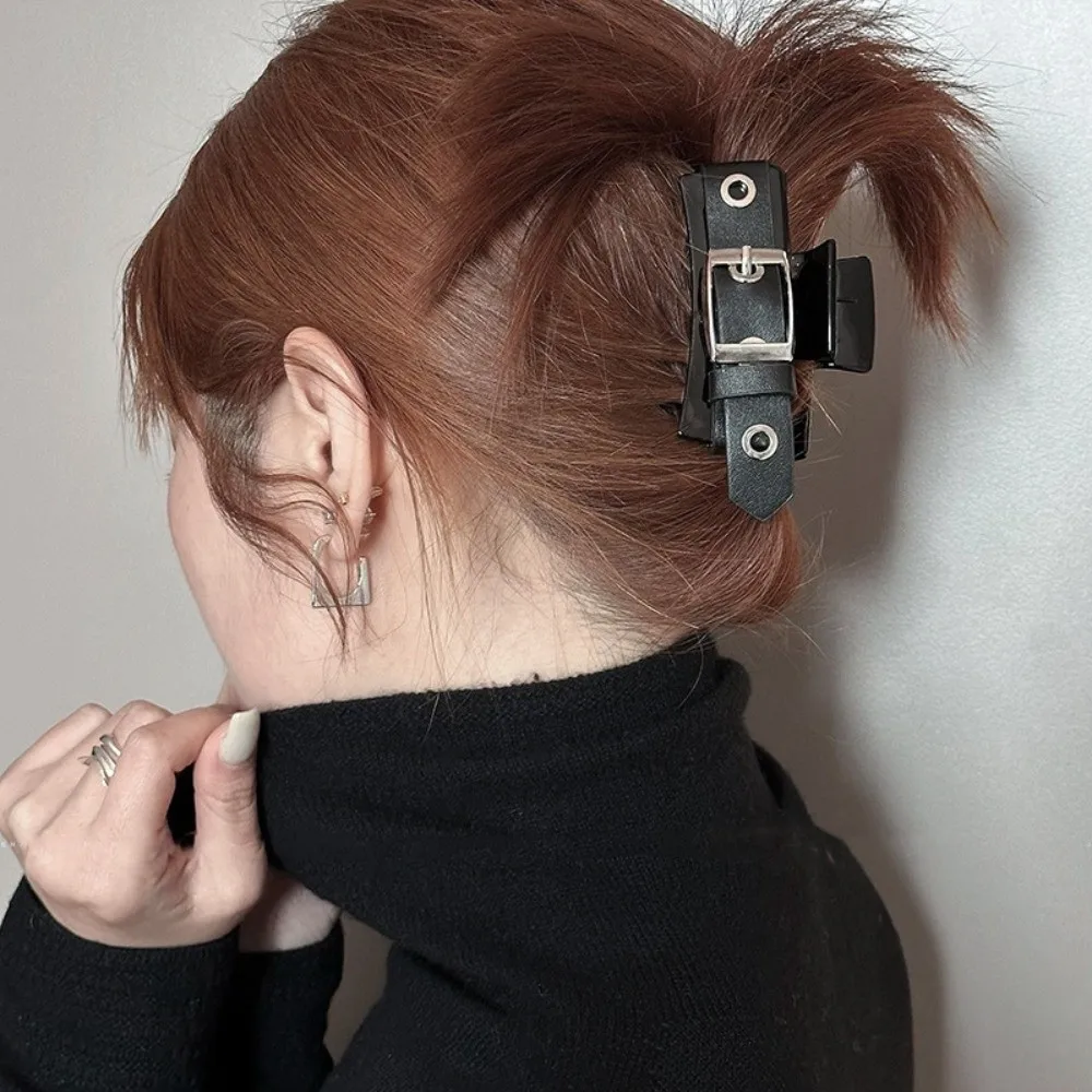 Fashion Black Leather Strap Hair Clip Punk Style Square Shark Clip Elegant Unique Hairpin Grips Hair Accessories
Fashion Black Leather Strap Hair Clip Punk Style Square Shark Clip Elegant Unique Hairpin Grips Hair Accessories