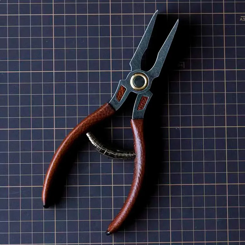 Handmade Leather Strip Aluminum Alloy Cutting Tool Width Adjustable DIY Manual Leather Strip Cutting Machine
Handmade Leather Strip Aluminum Alloy Cutting Tool Width Adjustable DIY Manual Leather Strip Cutting Machine