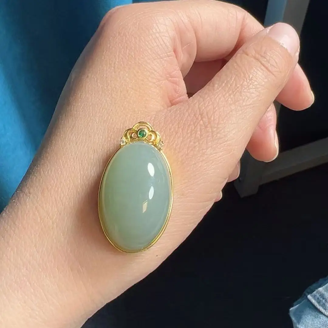 New Hetian jade and end material loose stone big egg surface S925 inlaid pendant girls summer pendant
New Hetian jade and end material loose stone big egg surface S925 inlaid pendant girls summer pendant