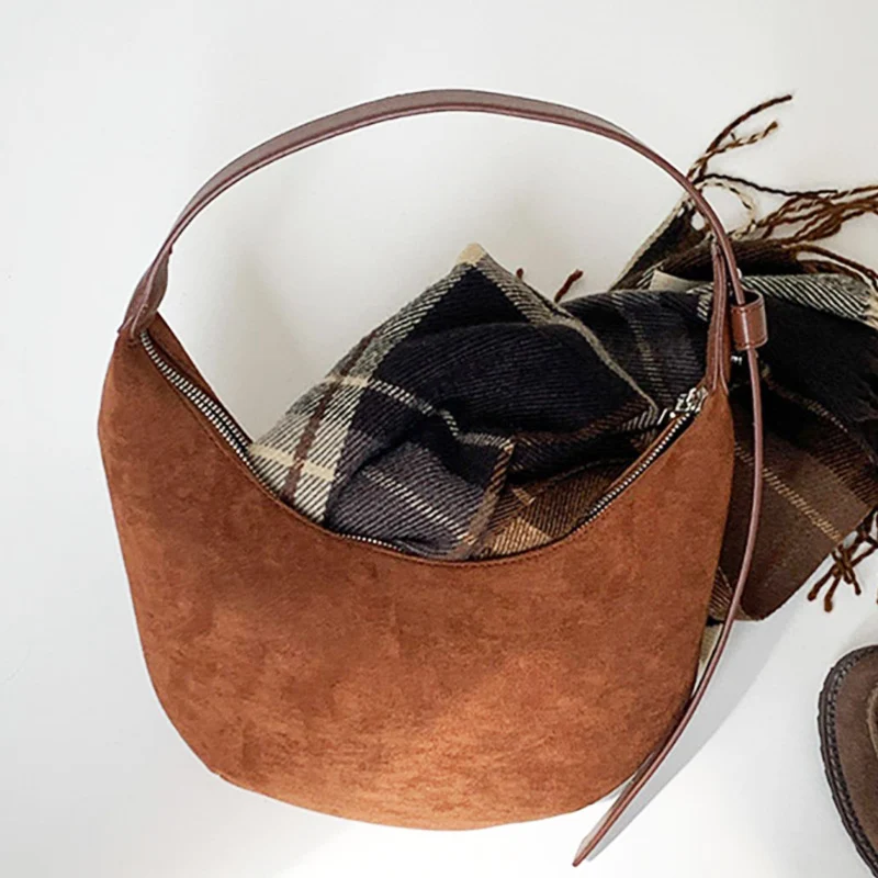 Korean Faux Suede Half Moon Bags For Women Luxury Designer Handbags Purses 2024 New In Vintage Splicing Design Underarm Shoulder
Korean Faux Suede Half Moon Bags For Women Luxury Designer Handbags Purses 2024 New In Vintage Splicing Design Underarm Shoulder