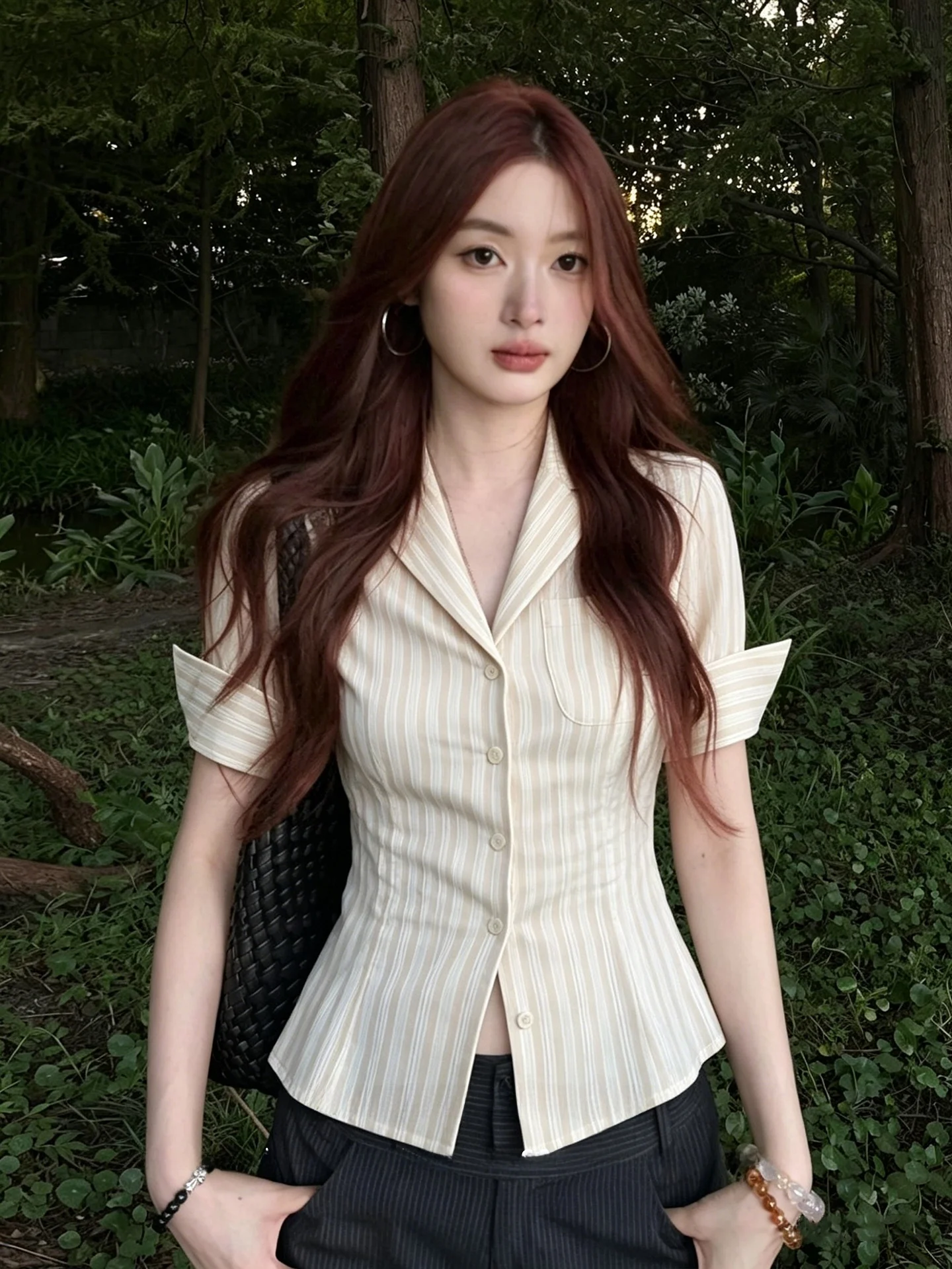 Slimming Striped Short Sleeve Shirt Women's Summer Fashion Suit Collar Shirt Waist Inward Design Breathable Casual Style Top
Slimming Striped Short Sleeve Shirt Women's Summer Fashion Suit Collar Shirt Waist Inward Design Breathable Casual Style Top