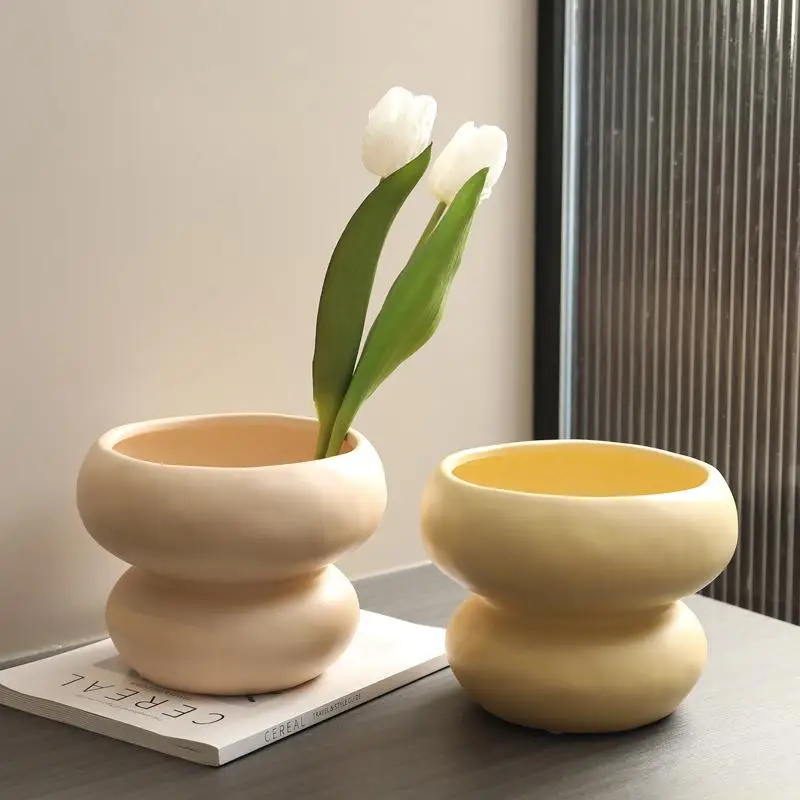 Modern Minimalist Large Diameter Ceramic Flower Vase Creative Cream Style Home Decorative Dry Flower Display Tabletop Ornament
Modern Minimalist Large Diameter Ceramic Flower Vase Creative Cream Style Home Decorative Dry Flower Display Tabletop Ornament