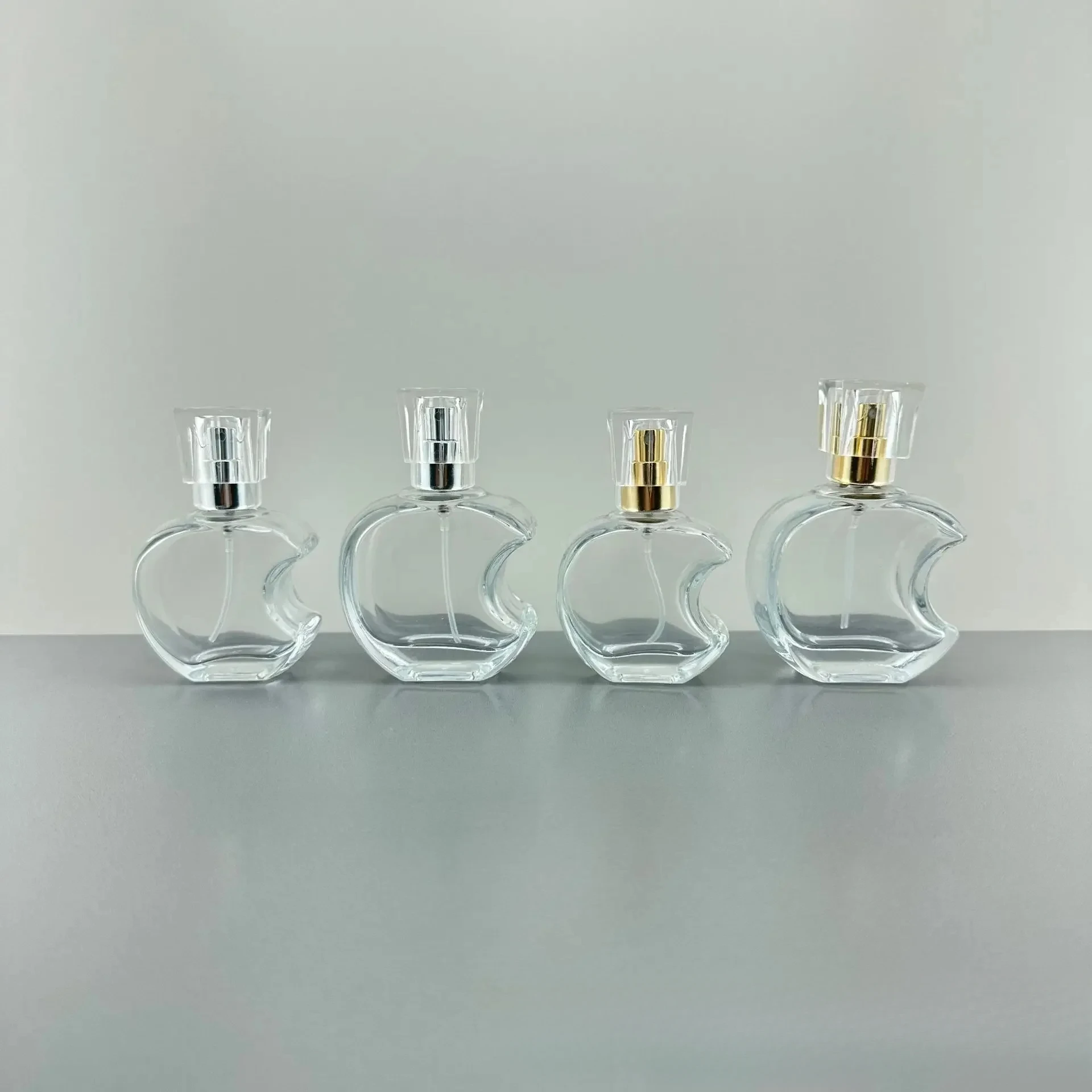 Perfume bottle new screw mouth Apple model 30ML 50ML portable repackaged cosmetic glass bottle 15mm screw mouth empty bottle
Perfume bottle new screw mouth Apple model 30ML 50ML portable repackaged cosmetic glass bottle 15mm screw mouth empty bottle