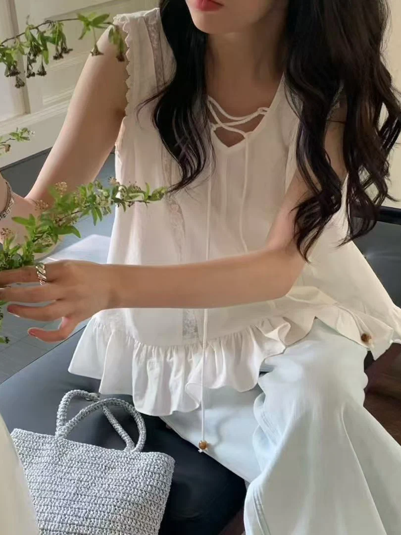 Korean Style Sweet Gentle Ruffle Collar Lace Splice Hollow out Sleeveless Women's Shirt Summer New Style Small Top
Korean Style Sweet Gentle Ruffle Collar Lace Splice Hollow out Sleeveless Women's Shirt Summer New Style Small Top