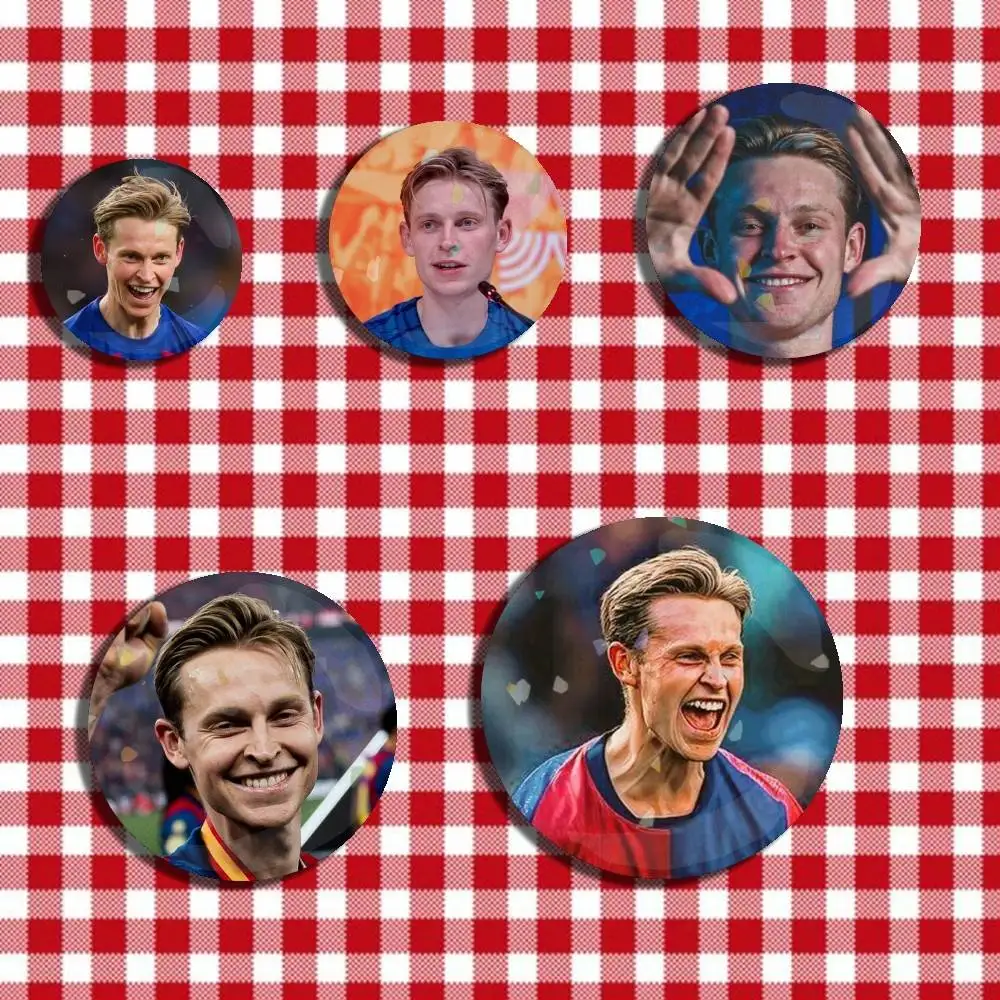 Dutch F-Frenkie De J-Jong Mid-Court Laser Badge Creative Pins Brooch for Bag Clothes Hat Decor Gifts Fans Collect
Dutch F-Frenkie De J-Jong Mid-Court Laser Badge Creative Pins Brooch for Bag Clothes Hat Decor Gifts Fans Collect