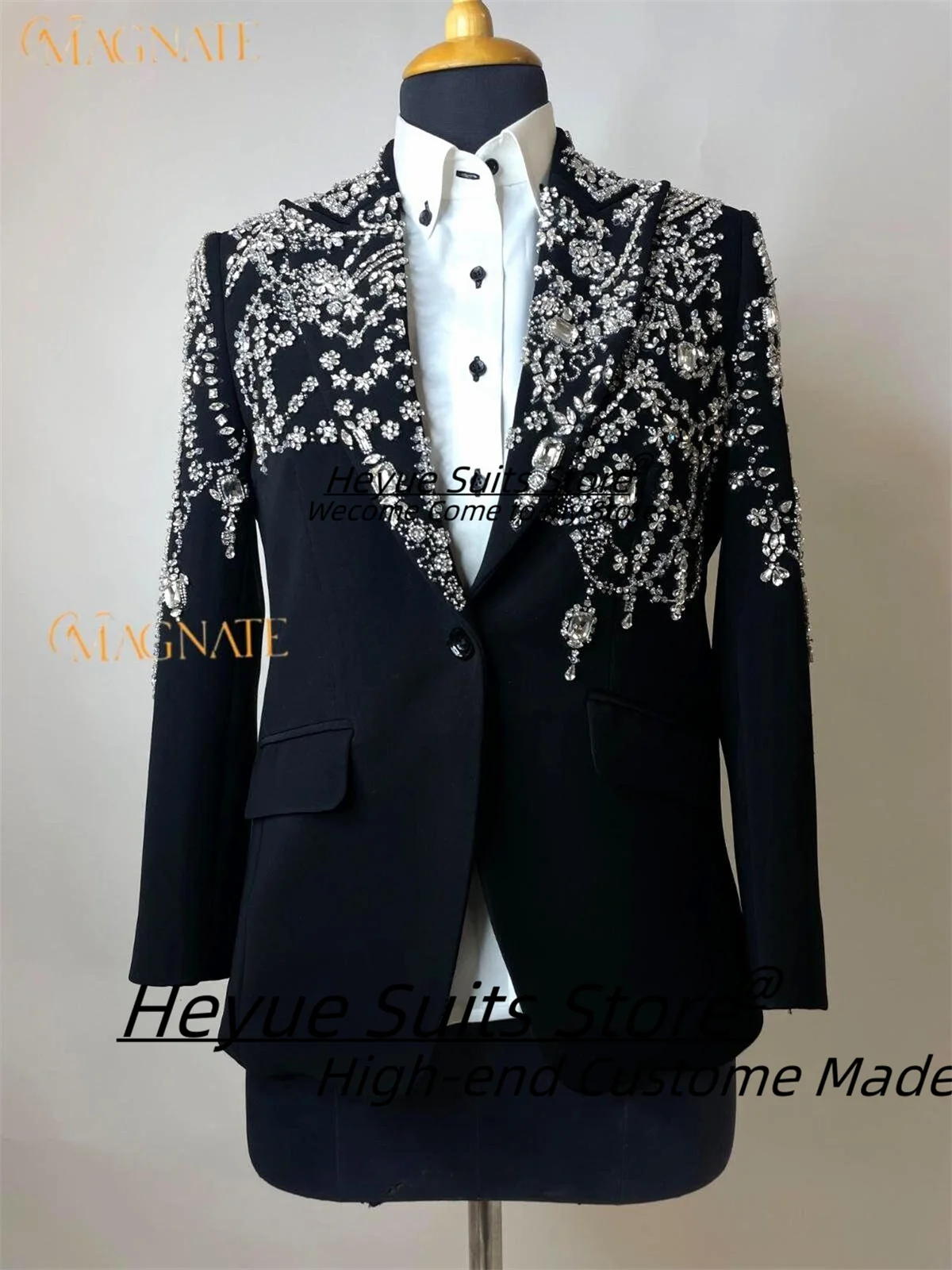 Роскошные блестящие серебряные камни, украшенные свадебные смокинги для жениха, индивидуальные облегающие мужские костюмы с пиковыми лацканами, комплекты из 2 предметов, мужские вечерние пиджаки
Роскошные блестящие серебряные камни, украшенные свадебные смокинги для жениха, индивидуальные облегающие мужские костюмы с пиковыми лацканами, комплекты из 2 предметов, мужские вечерние пиджаки