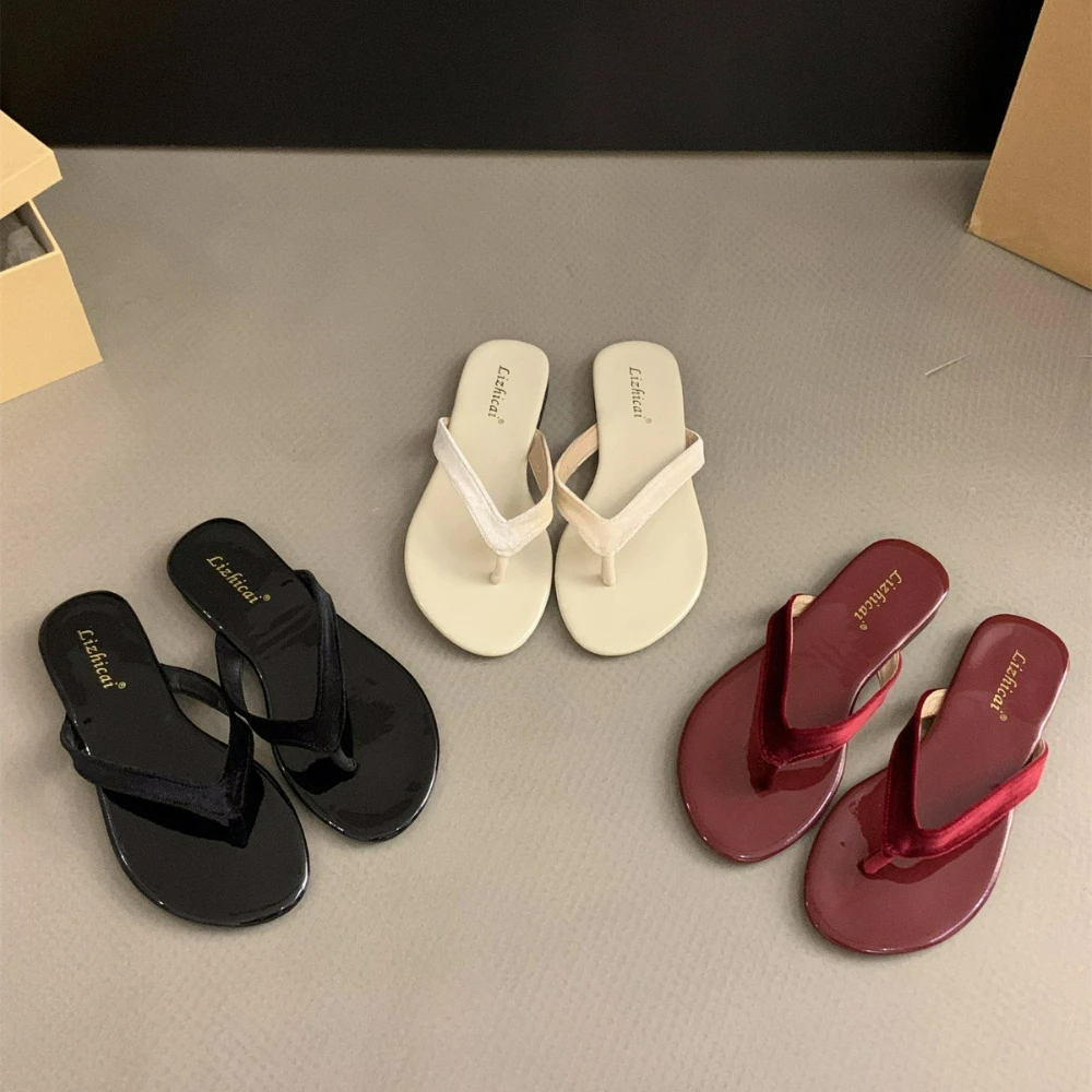 Summer New Women Flip Flop Simple Solid Color Clip Toe Flats Slippers Casual Outdoor Beach Vacation Soft Sole Slides
Summer New Women Flip Flop Simple Solid Color Clip Toe Flats Slippers Casual Outdoor Beach Vacation Soft Sole Slides