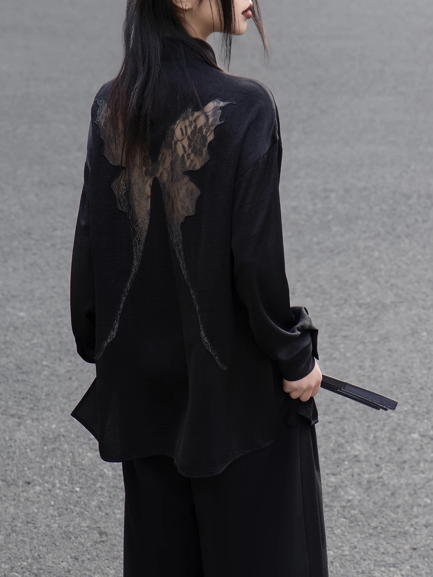 Ele Bla Lace Embroidery Silk Long Sve irt Women's Faionable Neutral Sle Original Design Collar
Ele Bla Lace Embroidery Silk Long Sve irt Women's Faionable Neutral Sle Original Design Collar