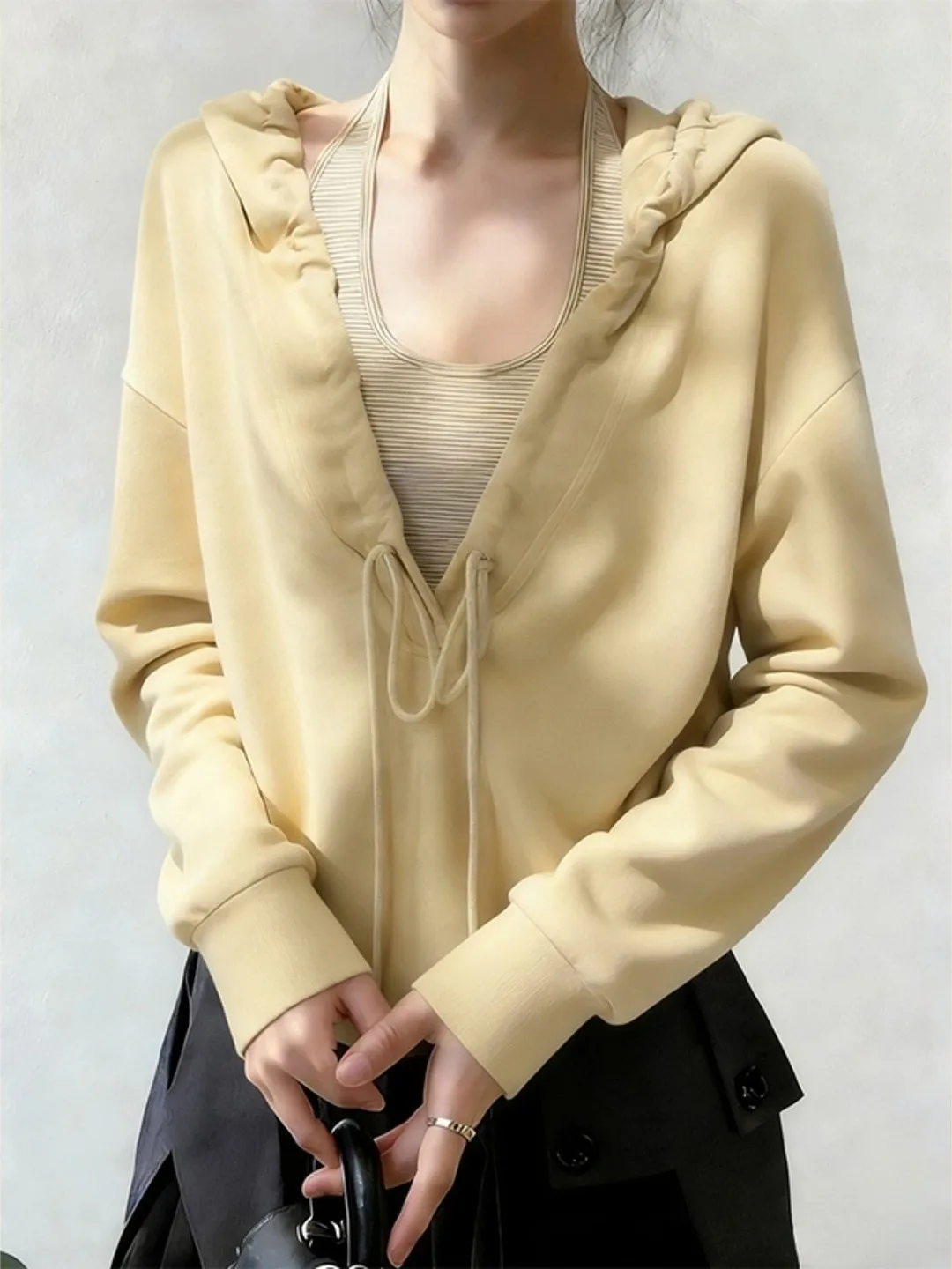 Stylish European Design Hoodie Women's Fashionable Trendy Beautiful Unique Small Audience High-End Feel Good Look Hat Sweatshirt
Stylish European Design Hoodie Women's Fashionable Trendy Beautiful Unique Small Audience High-End Feel Good Look Hat Sweatshirt