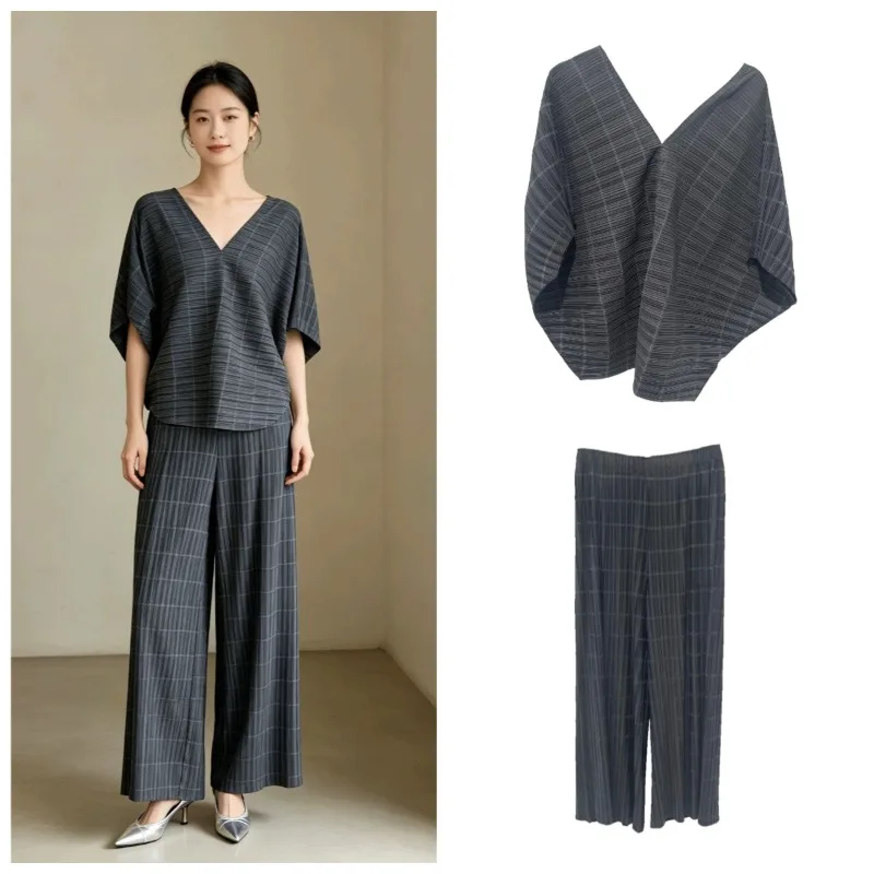 Miyake Pleated Pants Set Plisse Women 2026 Summer New Double-Sided Bamboo V-Neck Top and Wide-Leg Pants 2-Piece Set Loose Slim
Miyake Pleated Pants Set Plisse Women 2026 Summer New Double-Sided Bamboo V-Neck Top and Wide-Leg Pants 2-Piece Set Loose Slim