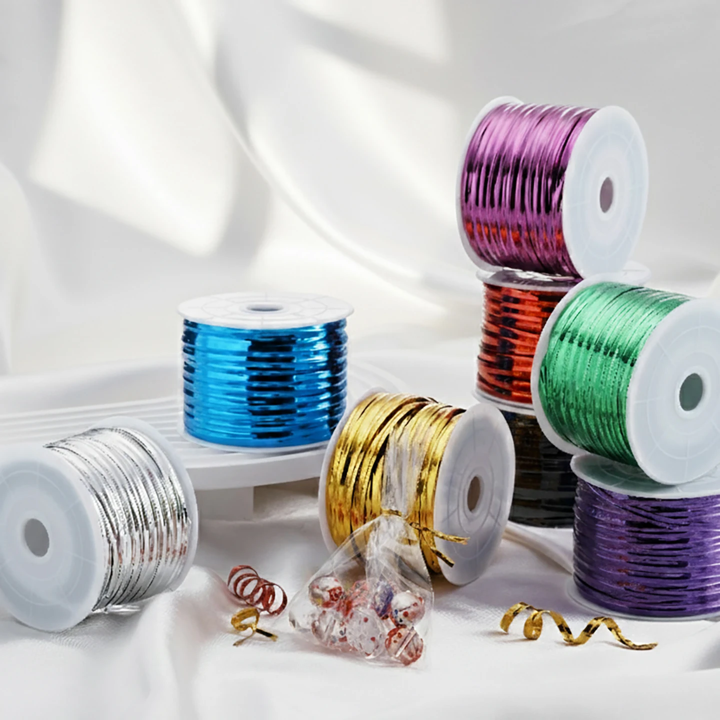 Рулон цветных многоразовых стяжек из ПЭТ-проволоки длиной 91 м для упаковки подарков, запечатывания пакетов, рукоделия и изготовления украшений
Рулон цветных многоразовых стяжек из ПЭТ-проволоки длиной 91 м для упаковки подарков, запечатывания пакетов, рукоделия и изготовления украшений