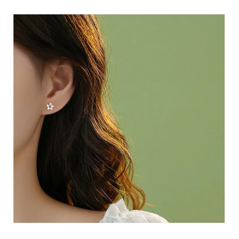 Flower Stud Earrings Women's Simple and Small Three-dimensional Hollow Flower Earrings Fashion Daily Commute Summer New Earrings
Flower Stud Earrings Women's Simple and Small Three-dimensional Hollow Flower Earrings Fashion Daily Commute Summer New Earrings