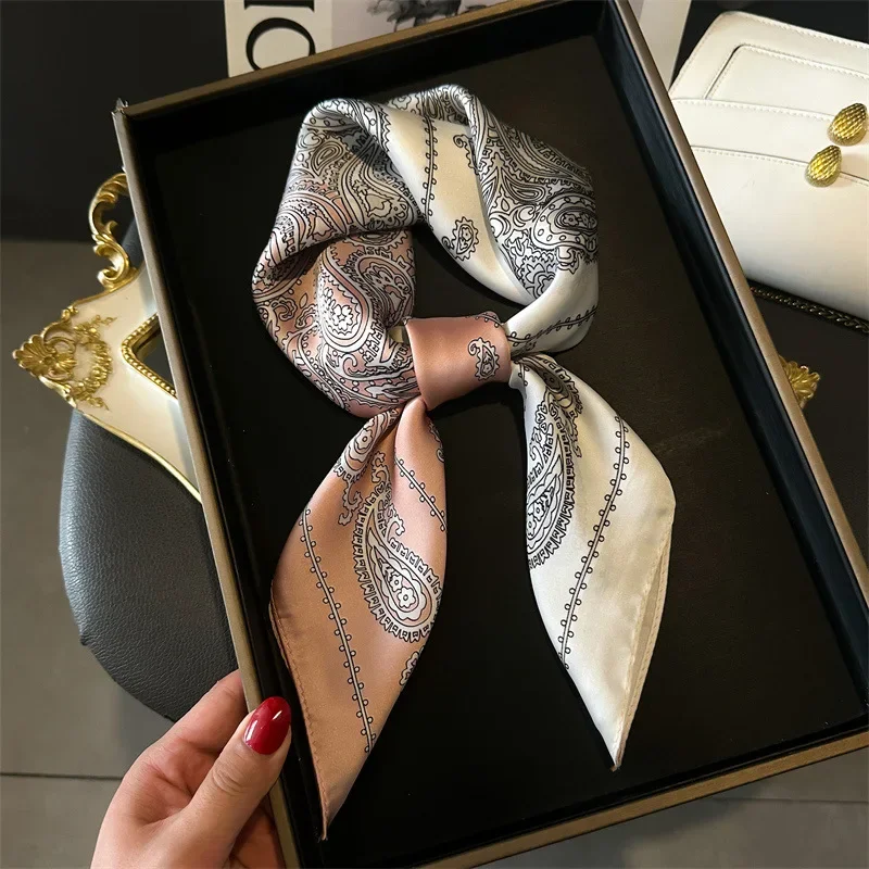 Women Paisley Shawls Neck Bag Fashion Beach Square Silk Scarves Kerchief Popular Print Bandannas Foulard Ribbon Hairband Hijab
Women Paisley Shawls Neck Bag Fashion Beach Square Silk Scarves Kerchief Popular Print Bandannas Foulard Ribbon Hairband Hijab