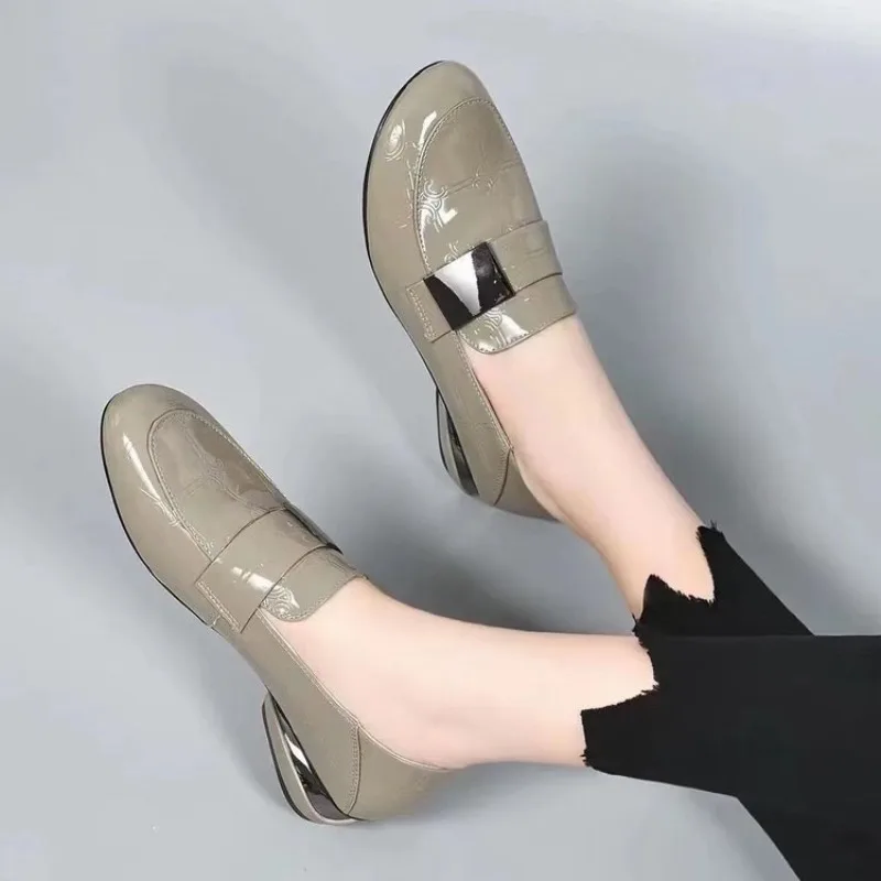 Women's Patent Leather Loafers Buckle Decor Round Toe Low Heel Soft Sole British Style Work Shoes Spring Fall 2026
Women's Patent Leather Loafers Buckle Decor Round Toe Low Heel Soft Sole British Style Work Shoes Spring Fall 2026