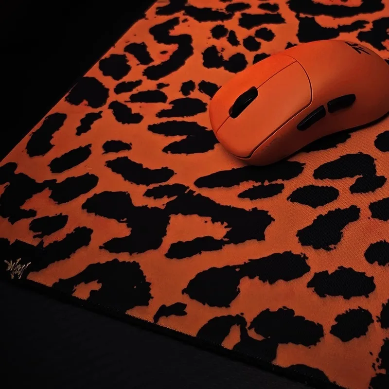 Leopard Print Mouse Pad Smooth Fine Surface FPS E-sports Game Mouse Pad Customized Office Home Mouse Pad Game Player Accessories
Leopard Print Mouse Pad Smooth Fine Surface FPS E-sports Game Mouse Pad Customized Office Home Mouse Pad Game Player Accessories