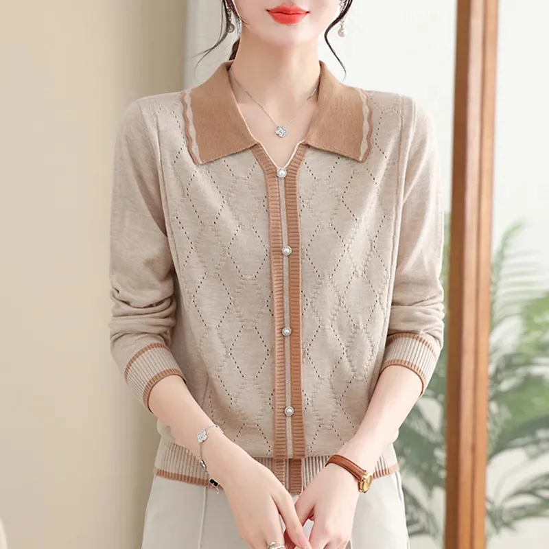 Women's Lapel Long Sleeved Sweater New Temperament Knitted Sweater Middle-aged Mother Autumn Top Female Pullover
Women's Lapel Long Sleeved Sweater New Temperament Knitted Sweater Middle-aged Mother Autumn Top Female Pullover