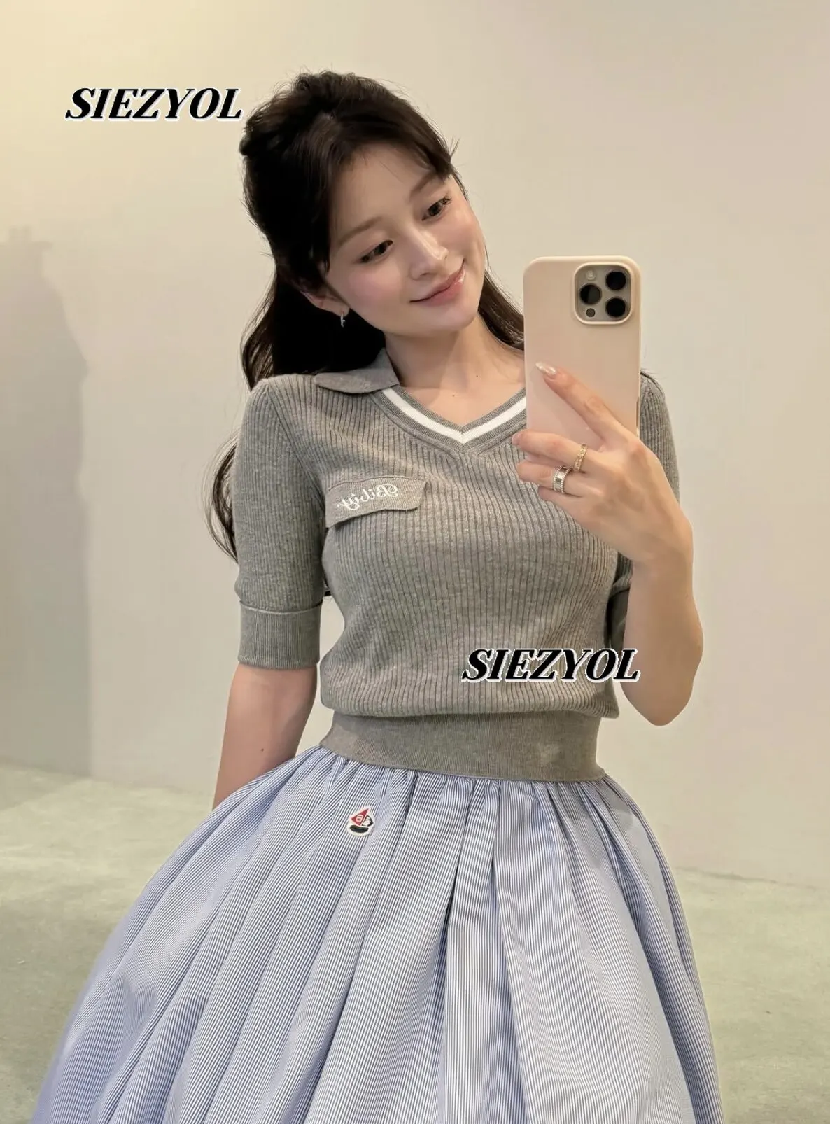 Pullover for Sweet Girls 2026 New Versatile Japanese Style Retro Tops Chest Color Matching V-neck Half Sleeve Knitting Shirt
Pullover for Sweet Girls 2026 New Versatile Japanese Style Retro Tops Chest Color Matching V-neck Half Sleeve Knitting Shirt