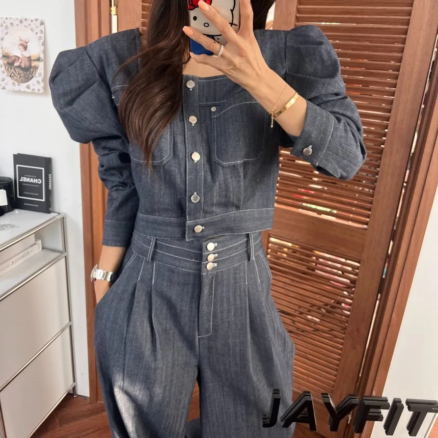 2026 New Korean Style Square Collar Single Button Short Jacket Wide Leg Pants Fashionable Denim Set Women's Spring Collection
2026 New Korean Style Square Collar Single Button Short Jacket Wide Leg Pants Fashionable Denim Set Women's Spring Collection