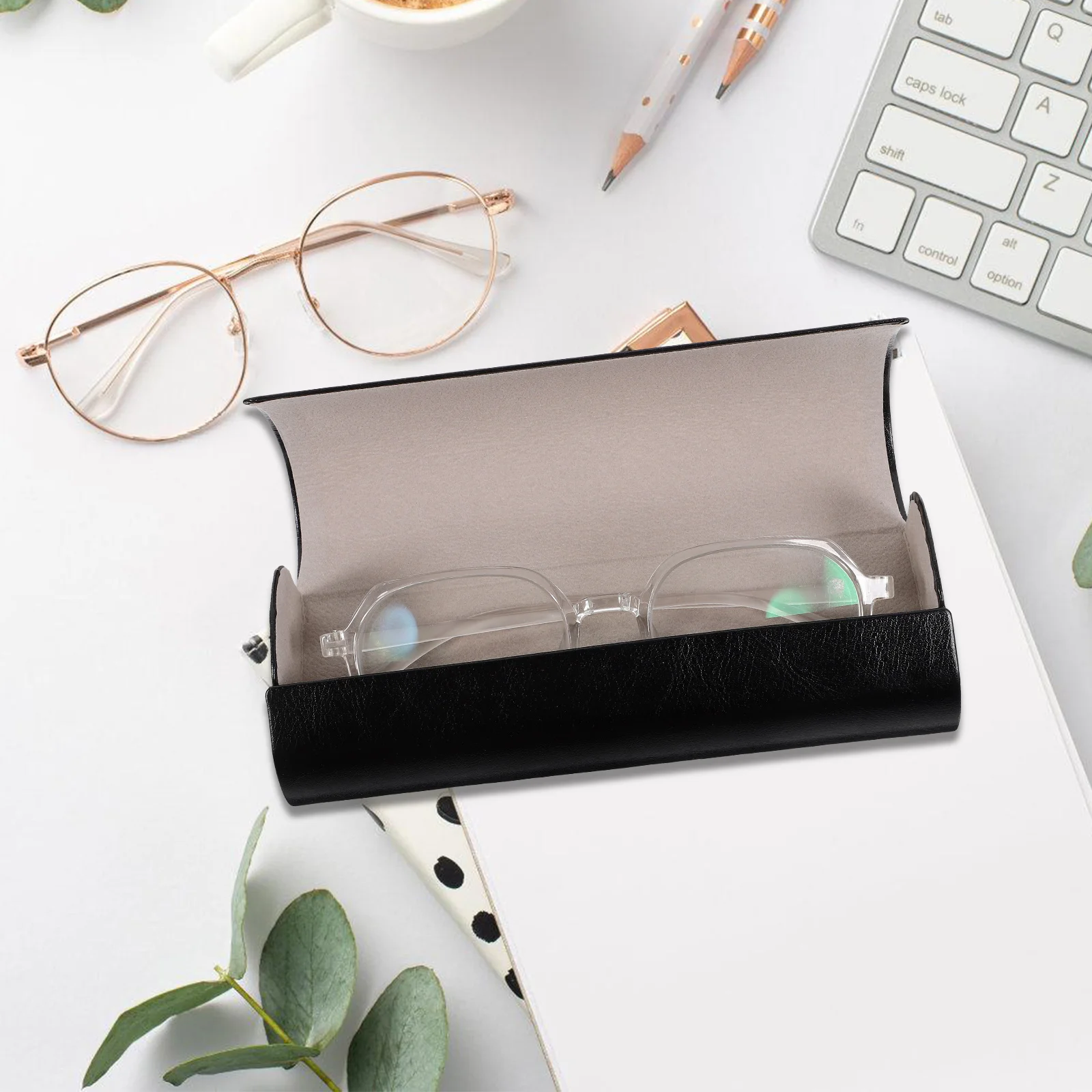 2pcs Durable Glasses Case Sunglasses Storage Box Portable Small Travel Gift For Family Friends Eyeglasses Protector 
2pcs Durable Glasses Case Sunglasses Storage Box Portable Small Travel Gift For Family Friends Eyeglasses Protector