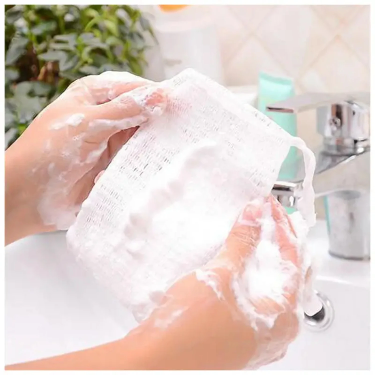 10pcs Delicate White Soap Mesh Netting for Gentle Exfoliation and Lathering - Perfect for Shower or Bath Use to Keep Skin Clean
10pcs Delicate White Soap Mesh Netting for Gentle Exfoliation and Lathering - Perfect for Shower or Bath Use to Keep Skin Clean
