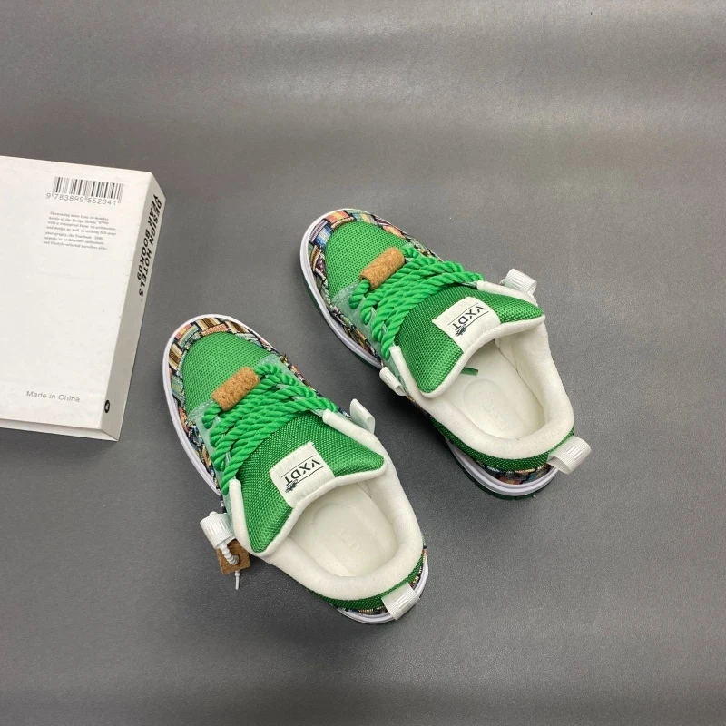 Green ethnic style thick rope shoelaces, bread shoes, breathable mesh, thick soled skateboarding shoes, niche design, trendy
Green ethnic style thick rope shoelaces, bread shoes, breathable mesh, thick soled skateboarding shoes, niche design, trendy