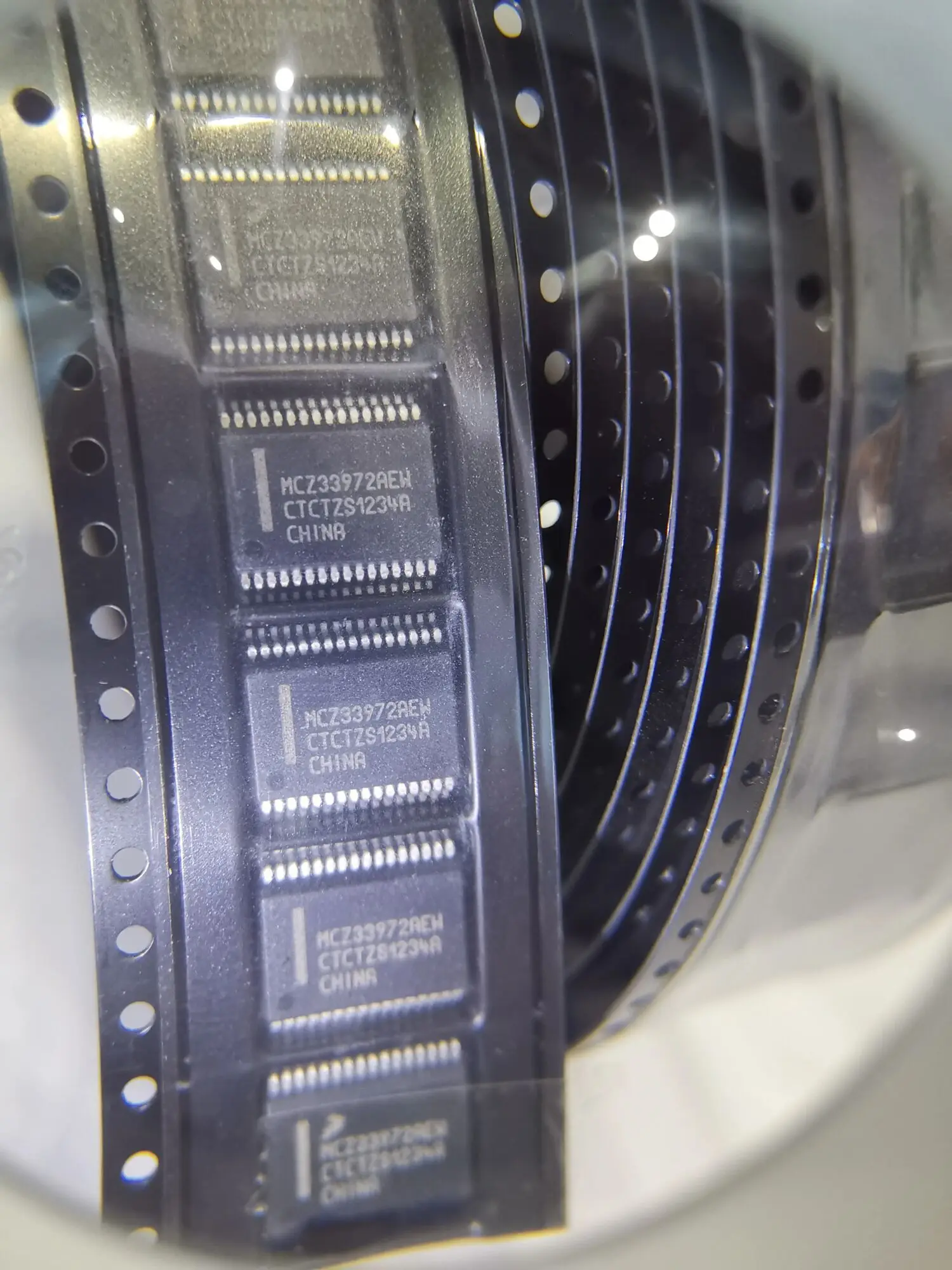 10 шт. Cruze BCM для VW автомобиля MCZ33972AEW MCZ33972ATEW автомобильный чип указателя поворота совершенно новый
10 шт. Cruze BCM для VW автомобиля MCZ33972AEW MCZ33972ATEW автомобильный чип указателя поворота совершенно новый