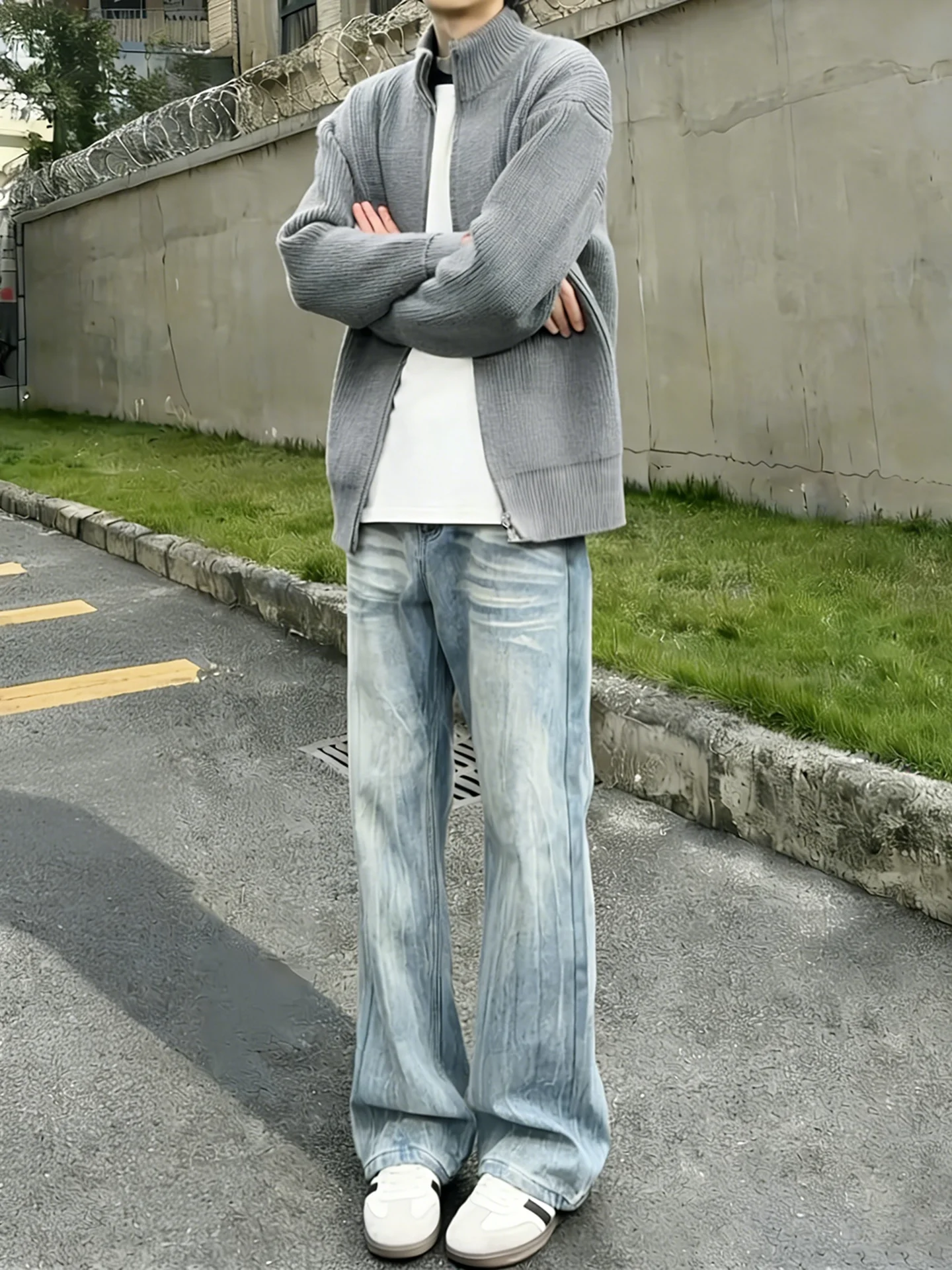 Ретро-джинсы американского стиля с синим узором Thunderbolt, утолщенные, прямого кроя, мужские, осенне-зимние, с легким клешем, микро-клеш, брюки
Ретро-джинсы американского стиля с синим узором Thunderbolt, утолщенные, прямого кроя, мужские, осенне-зимние, с легким клешем, микро-клеш, брюки