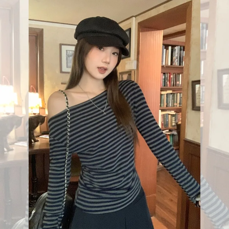Basic Slim Long Sleeve Stripe Tee Tops Off Shoulder O Neck Korean Street Style Vintage Print T Shirt Japanese Women Y2k Clothes
Basic Slim Long Sleeve Stripe Tee Tops Off Shoulder O Neck Korean Street Style Vintage Print T Shirt Japanese Women Y2k Clothes