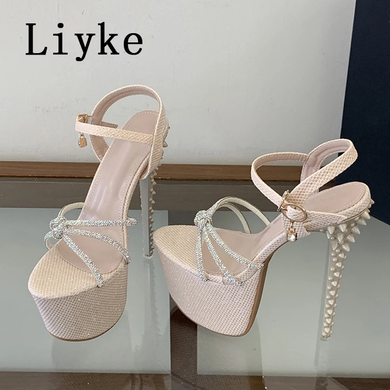 Liyke Fashion Show Super High Heels Platform Sandals Women Crystal Cross Strap Open Toe Rivet Stiletto Wedding Banquet Shoes
Liyke Fashion Show Super High Heels Platform Sandals Women Crystal Cross Strap Open Toe Rivet Stiletto Wedding Banquet Shoes