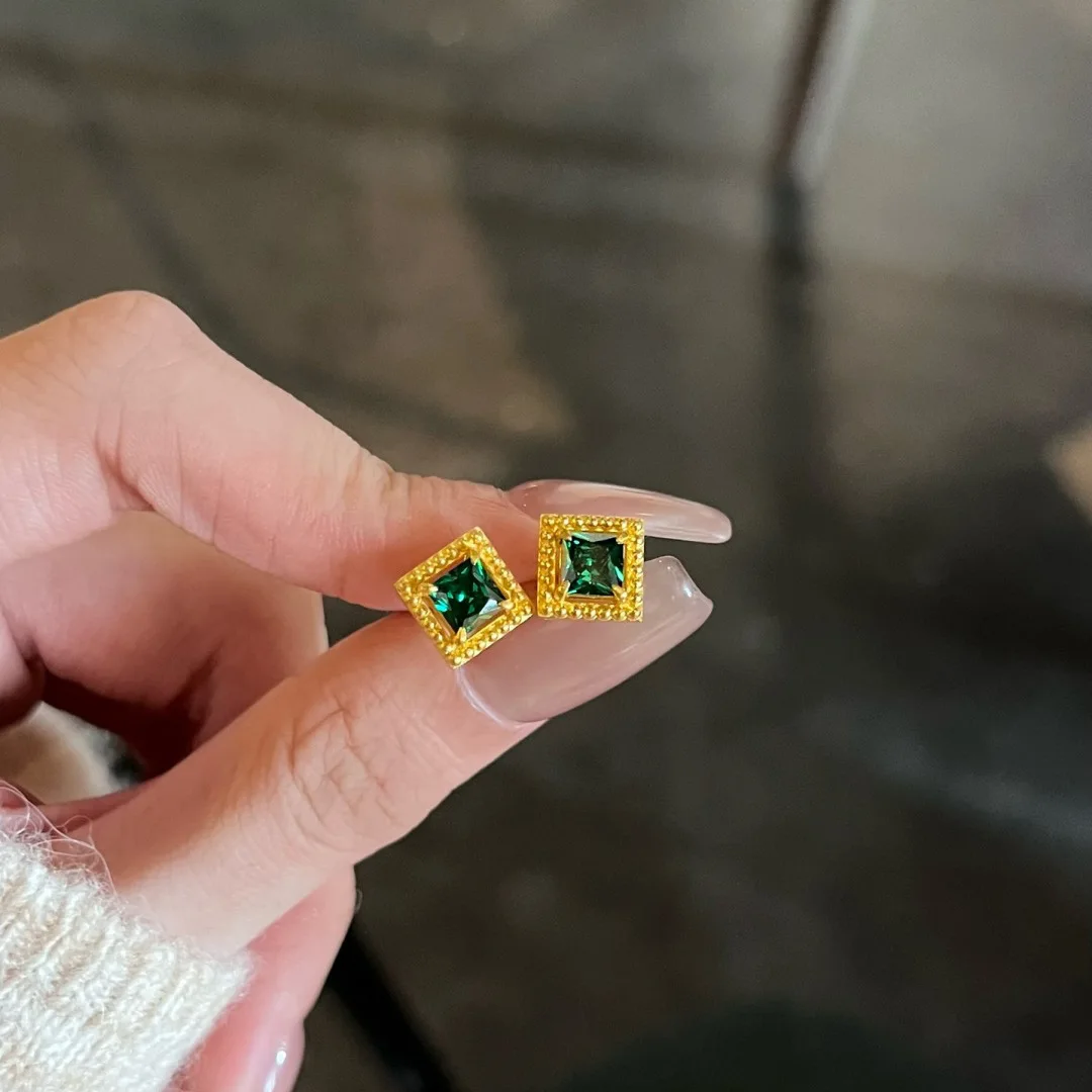 Light luxury geometric square inlaid green gemstone earrings for women fashion and charms earings stud party jewelry gifts
Light luxury geometric square inlaid green gemstone earrings for women fashion and charms earings stud party jewelry gifts