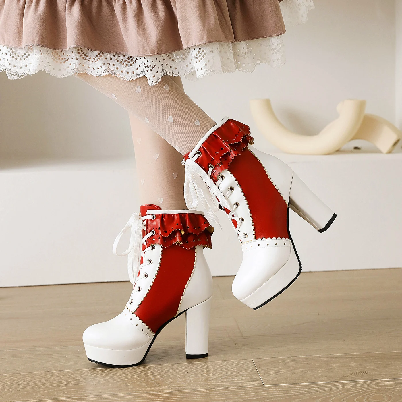 2025 New Lolita Short Boots Women Sweet Cute Color Blocked Thick High Heels Lace Princess Shoes Large Size Single Boots
2025 New Lolita Short Boots Women Sweet Cute Color Blocked Thick High Heels Lace Princess Shoes Large Size Single Boots