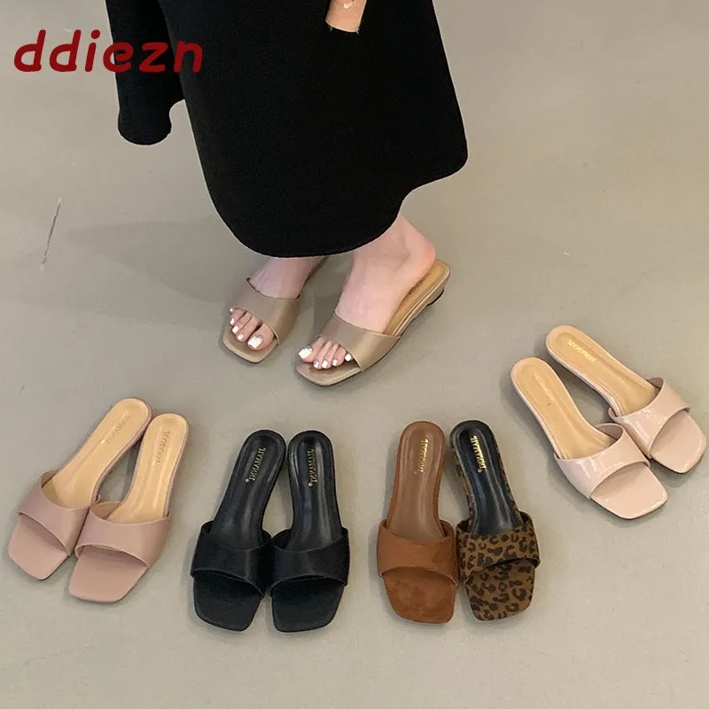 New Fashion Square Toe Women Slippers Flats Low Heel Shoes Summer Outdoor Female Slides Sandals Casual Ladies Slippers Shoes
New Fashion Square Toe Women Slippers Flats Low Heel Shoes Summer Outdoor Female Slides Sandals Casual Ladies Slippers Shoes