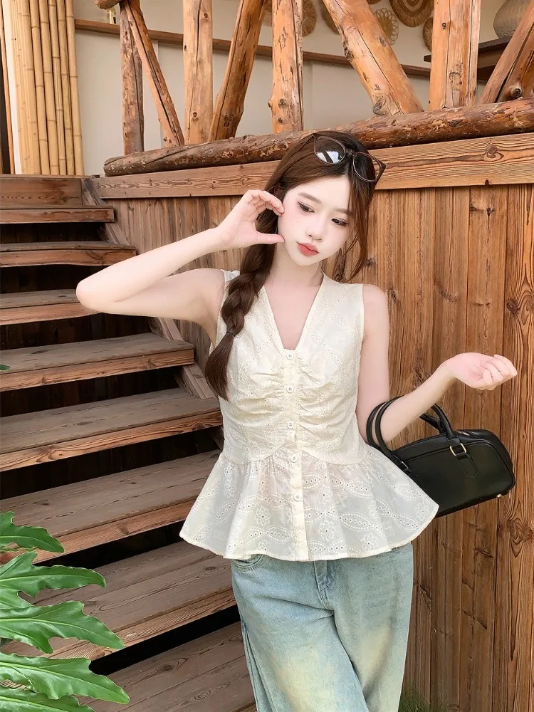 Sweet Hollow out V-Neck Tank Top Women's Summer New Slimming Elegant Top Trendy Korean Style Commute Fashion plus Size
Sweet Hollow out V-Neck Tank Top Women's Summer New Slimming Elegant Top Trendy Korean Style Commute Fashion plus Size