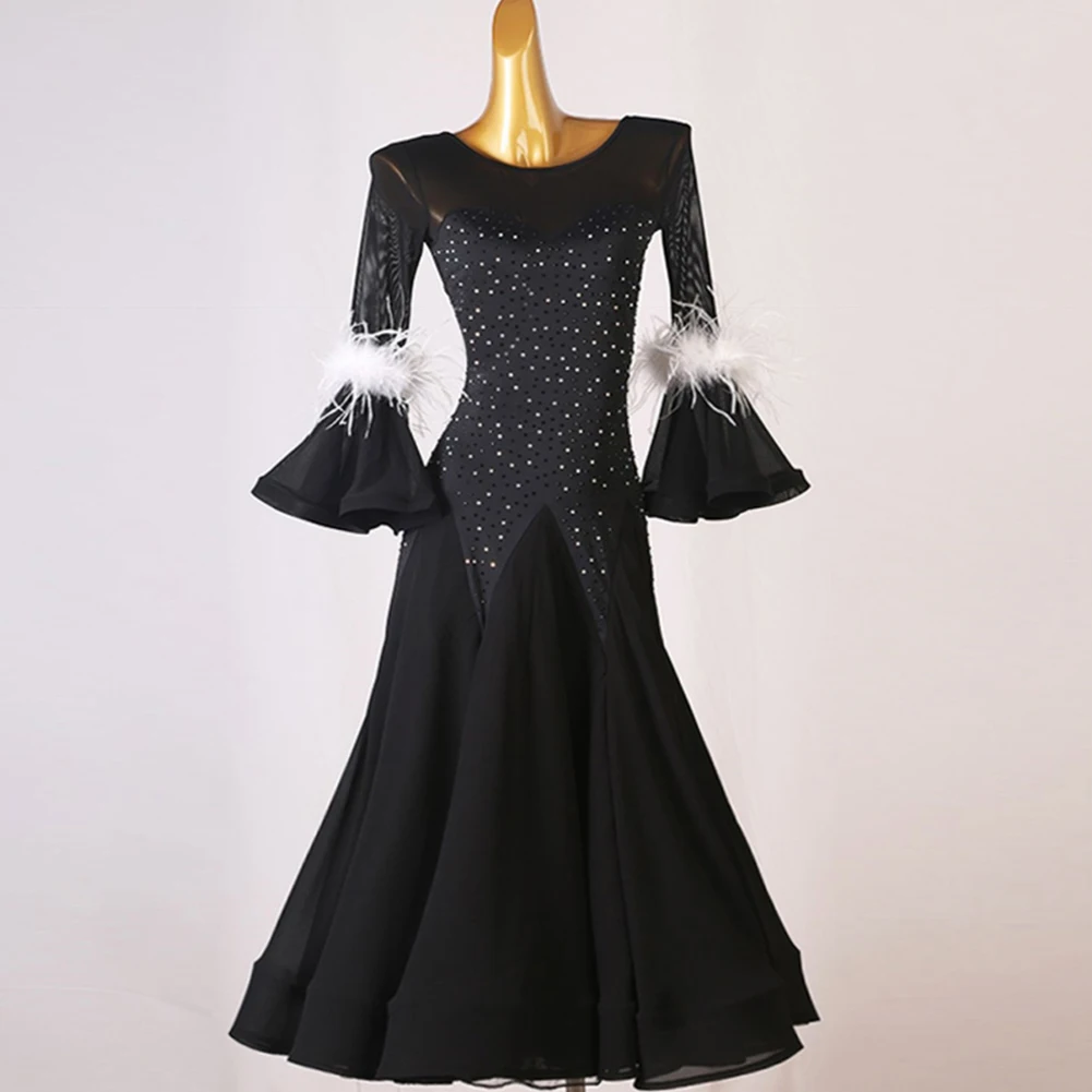 Standard Dance Competition Dresses Flared Sleeve Black Rhinestone Stage Costumes Performance Costumes Round Feather Ballroom
Standard Dance Competition Dresses Flared Sleeve Black Rhinestone Stage Costumes Performance Costumes Round Feather Ballroom