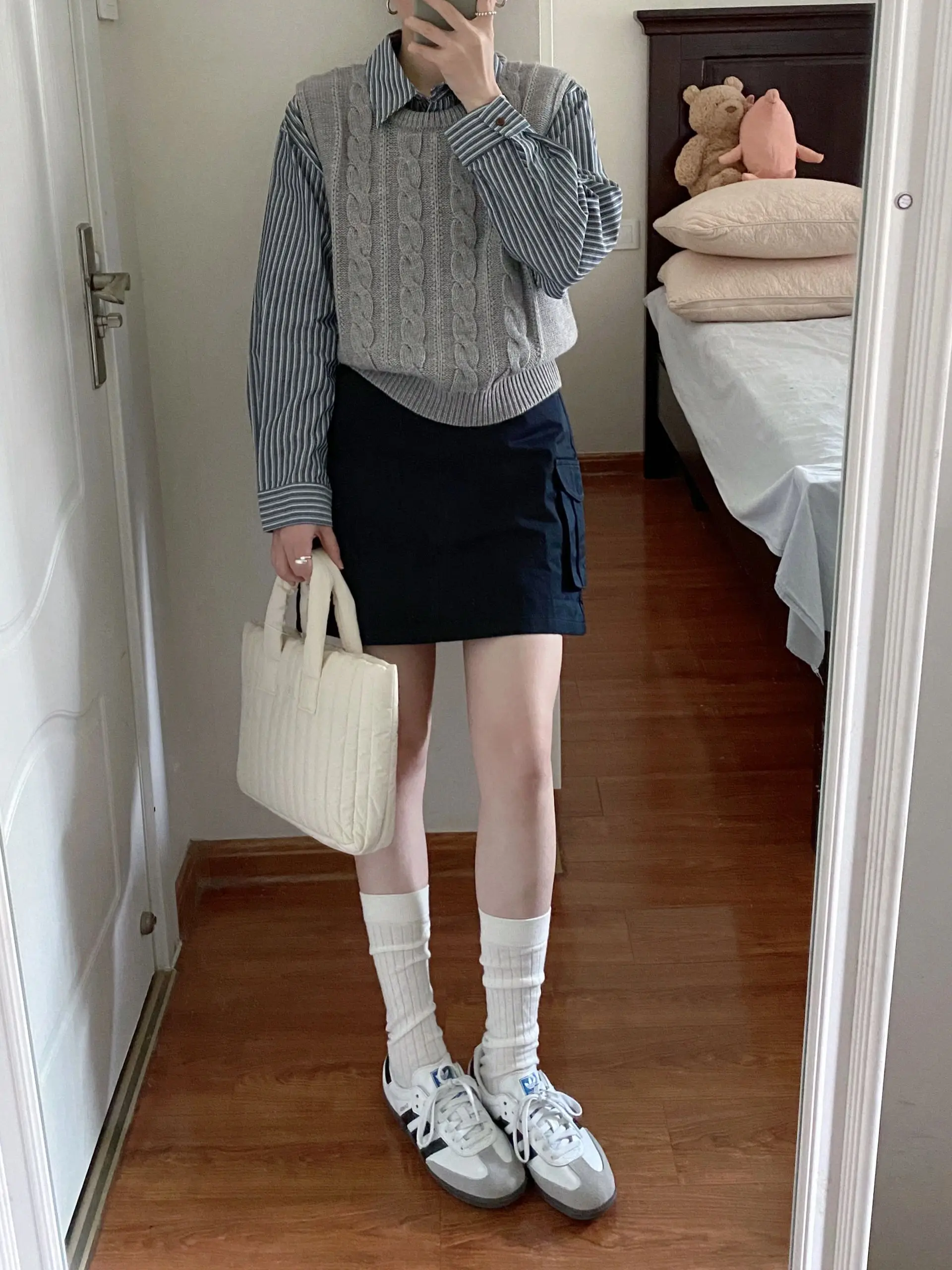 Retro Grey Knitted Vest And Striped Shirt Two-Piece Set for Women Autumn Fashion Korean Style Ensemble Polyester Long Sleeve ...
Retro Grey Knitted Vest And Striped Shirt Two-Piece Set for Women Autumn Fashion Korean Style Ensemble Polyester Long Sleeve ...