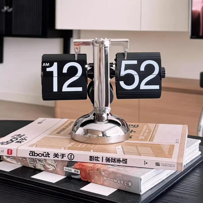 Modern simple living room home desktop mechanical clock decoration creative turning clock desktop ornament
Modern simple living room home desktop mechanical clock decoration creative turning clock desktop ornament