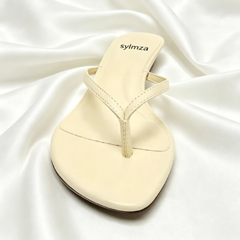 Sexy Open-toe Kitten-heel Sandals Women Fashion Round-toe Slide Sandals Light Comfortable Flip Flops for Ladies Sandalias Mujer
Sexy Open-toe Kitten-heel Sandals Women Fashion Round-toe Slide Sandals Light Comfortable Flip Flops for Ladies Sandalias Mujer