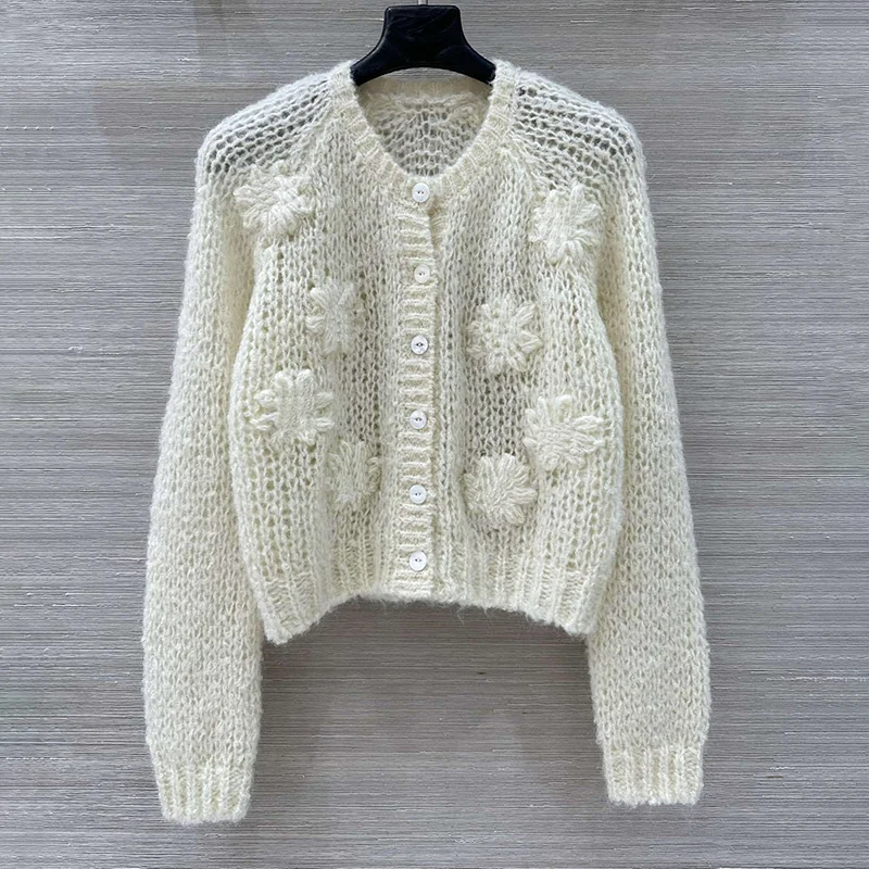 High-quality three-dimensional flower embroidery women's open cardigan Single-button round-neck sweater 251017106
High-quality three-dimensional flower embroidery women's open cardigan Single-button round-neck sweater 251017106