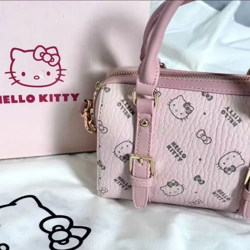 Sanrio Hello Kitty Bag Can Be Worn Cross-body, Versatile Classic Printed Texture Boston Bag Women's Large Capacity Handbag
Sanrio Hello Kitty Bag Can Be Worn Cross-body, Versatile Classic Printed Texture Boston Bag Women's Large Capacity Handbag
